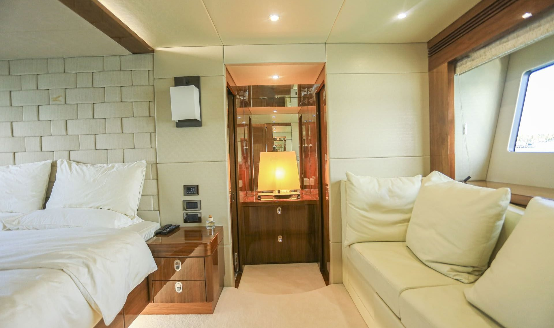 2015 Sunseeker 75 Yacht na sprzedaż (photo 10)