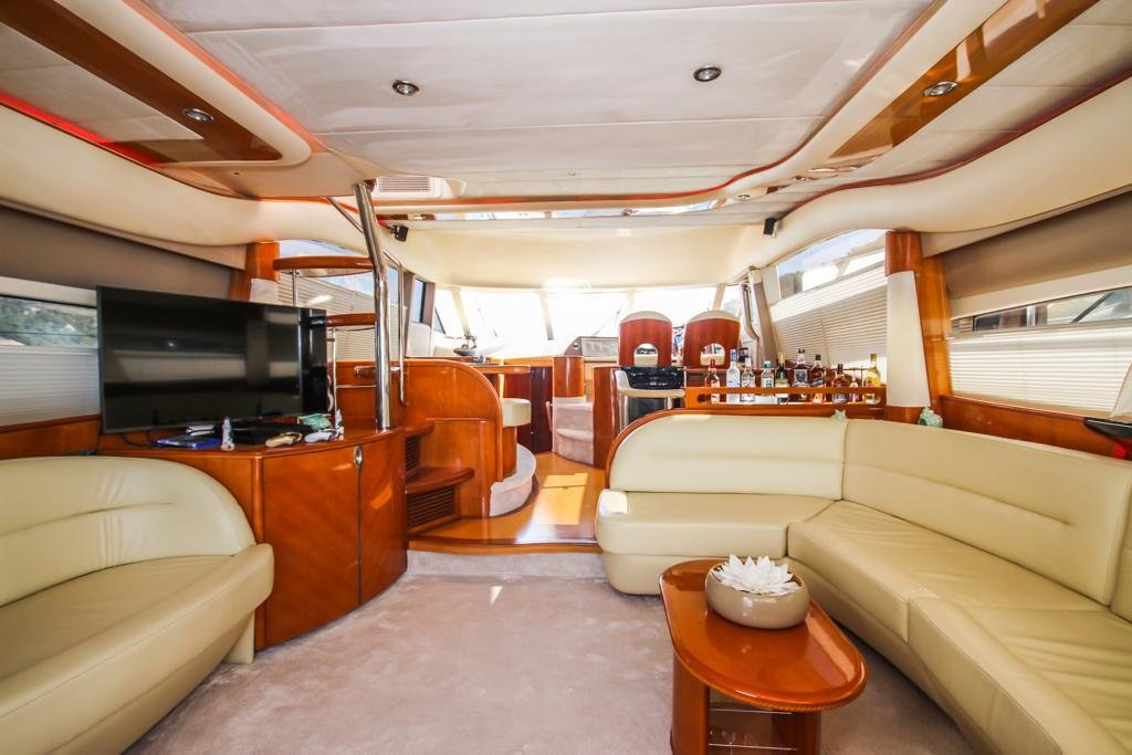 2025 Princess 61 à louer (photo 6)