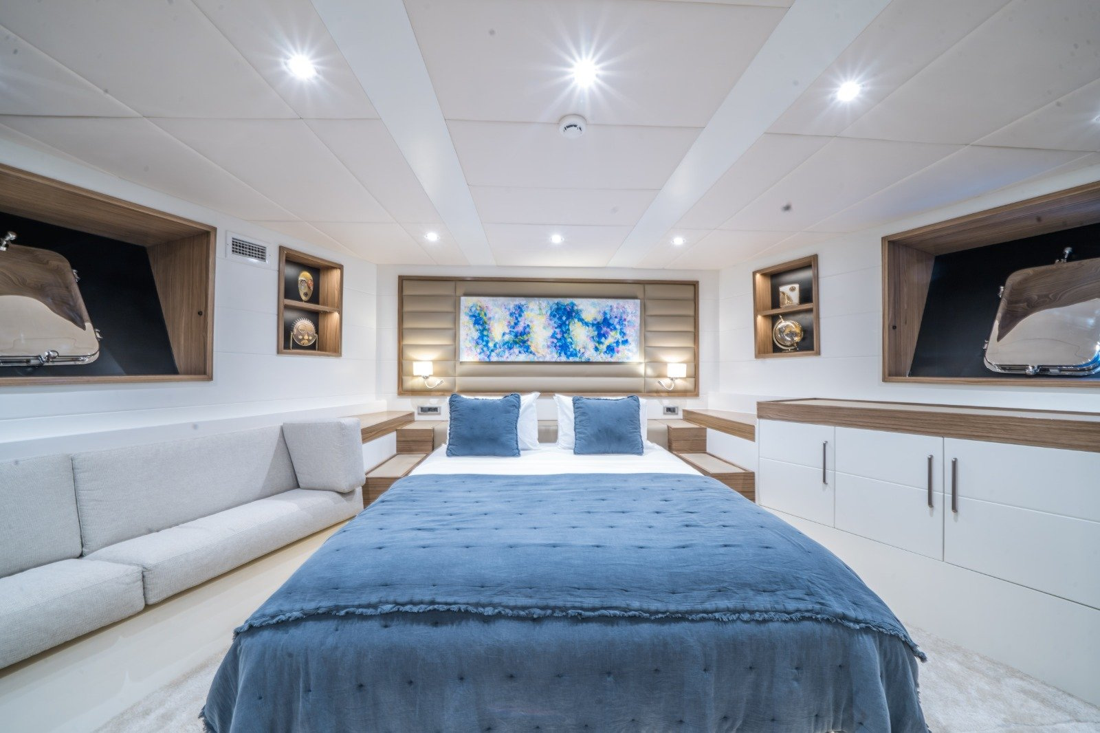 2022 Custom 42 Metre en alquiler (photo 12)