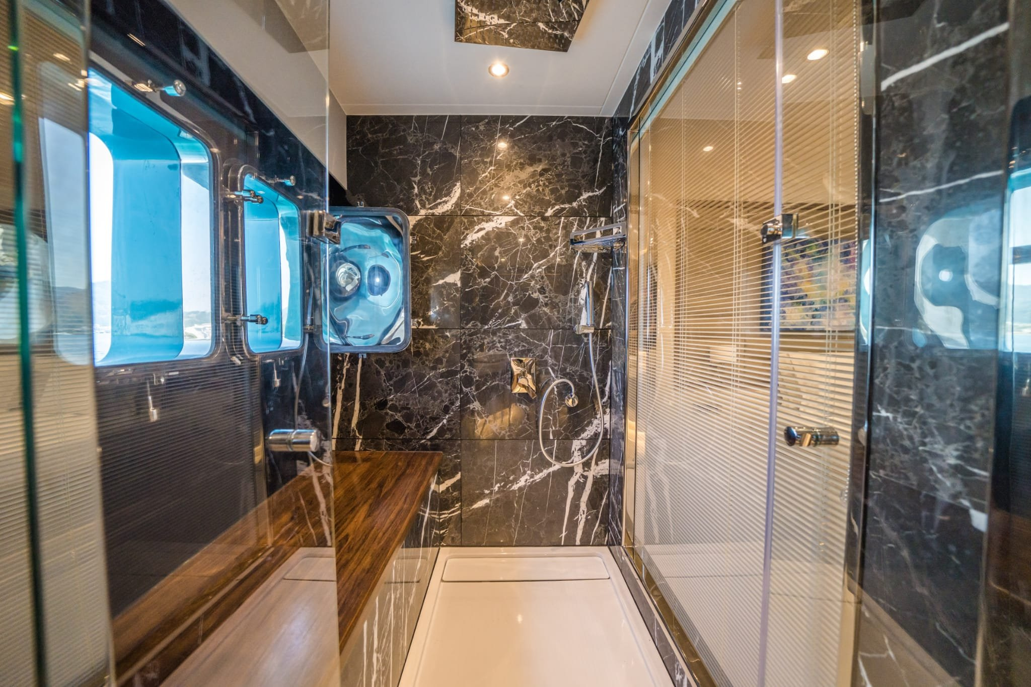 2022 Custom 42 Metre en alquiler (photo 22)