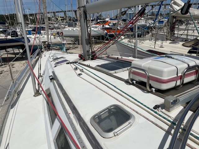 1996 Jeanneau Sun Odyssey 37.2 na sprzedaż (photo 11)