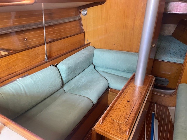 1987 Beneteau Oceanis 350 for sale (photo 22)