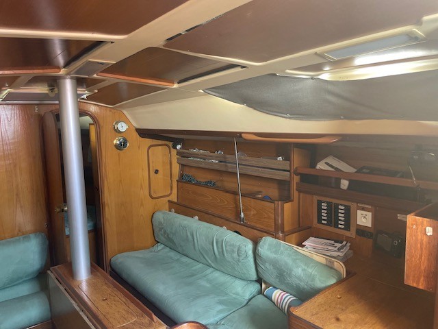 1987 Beneteau Oceanis 350 for sale (photo 23)