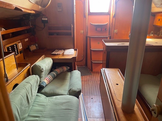 1987 Beneteau Oceanis 350 for sale (photo 30)