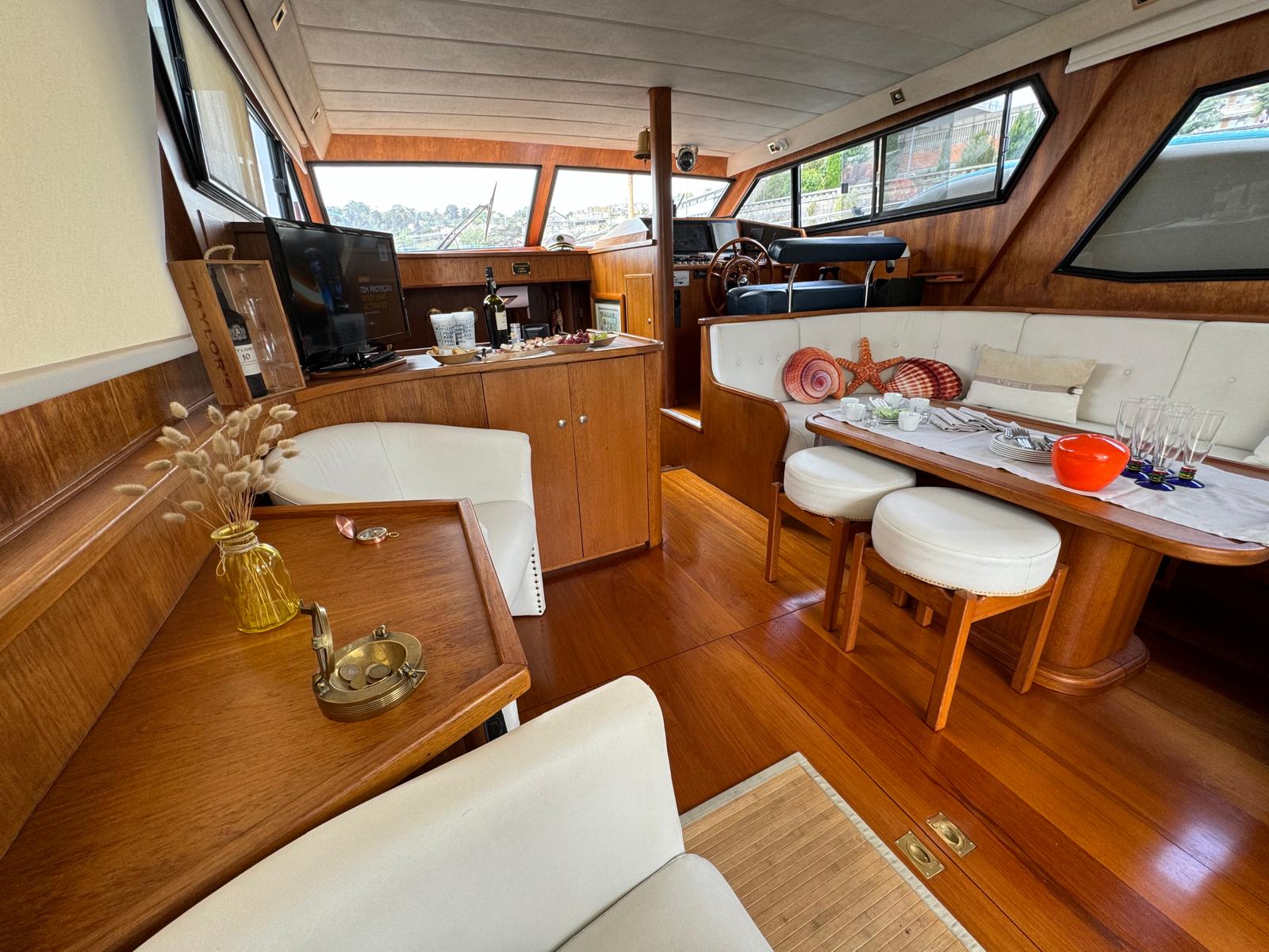 1989 Neptunus 138 sedan zu verkaufen (photo 32)