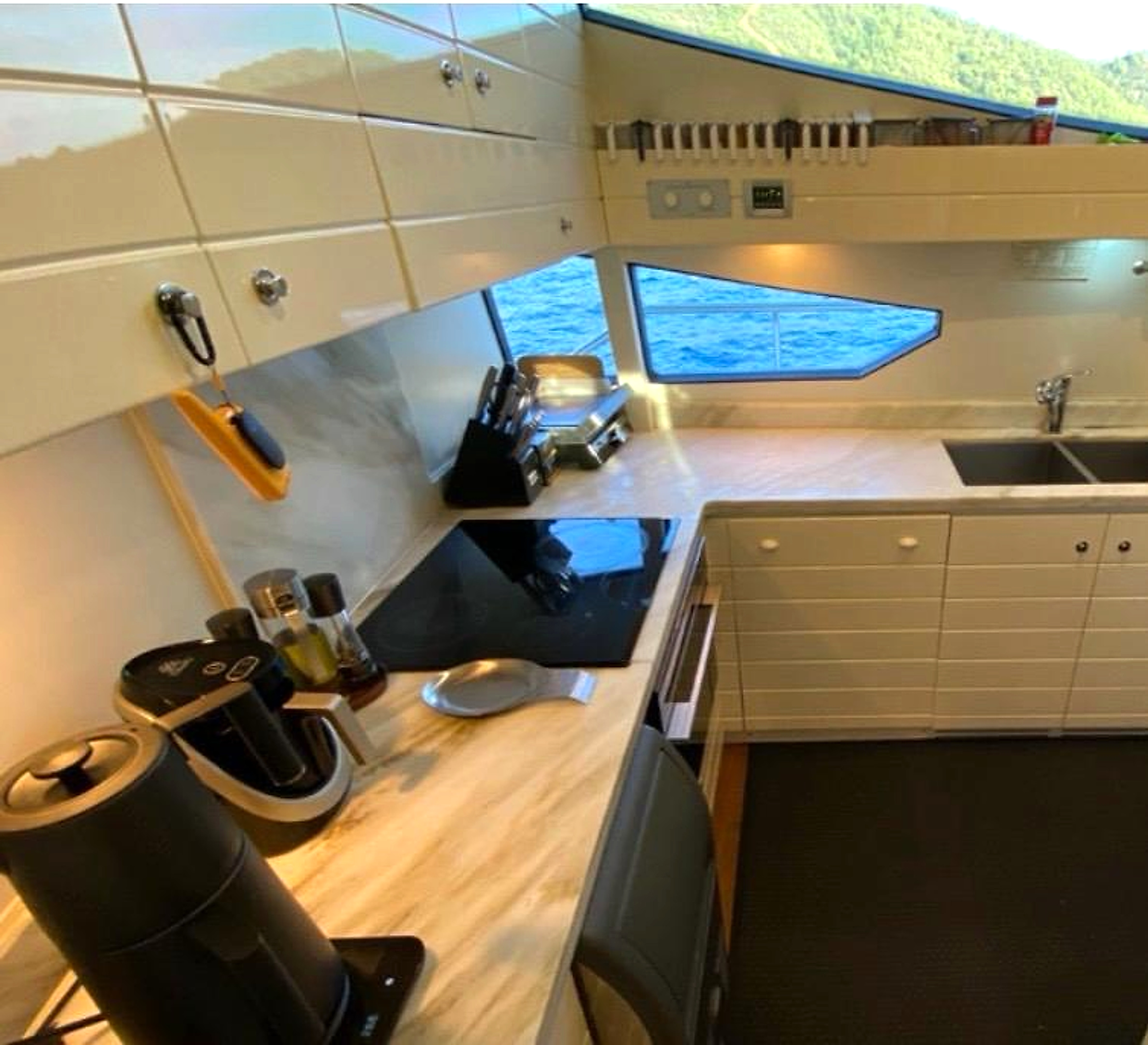 2010 Ferretti 830 na sprzedaż (photo 8)