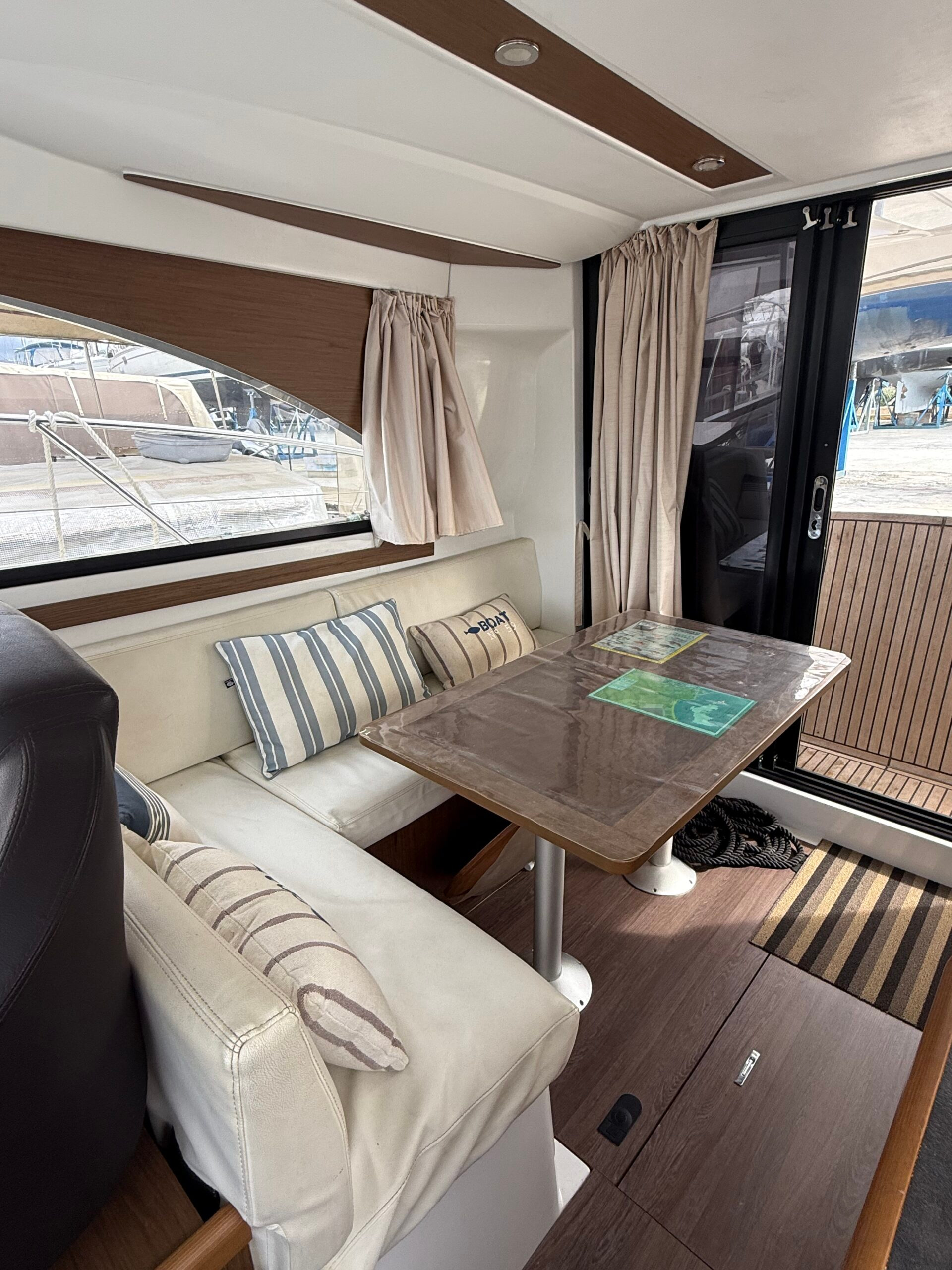 2016 BENETEAU ANTARES 36 for sale (photo 4)