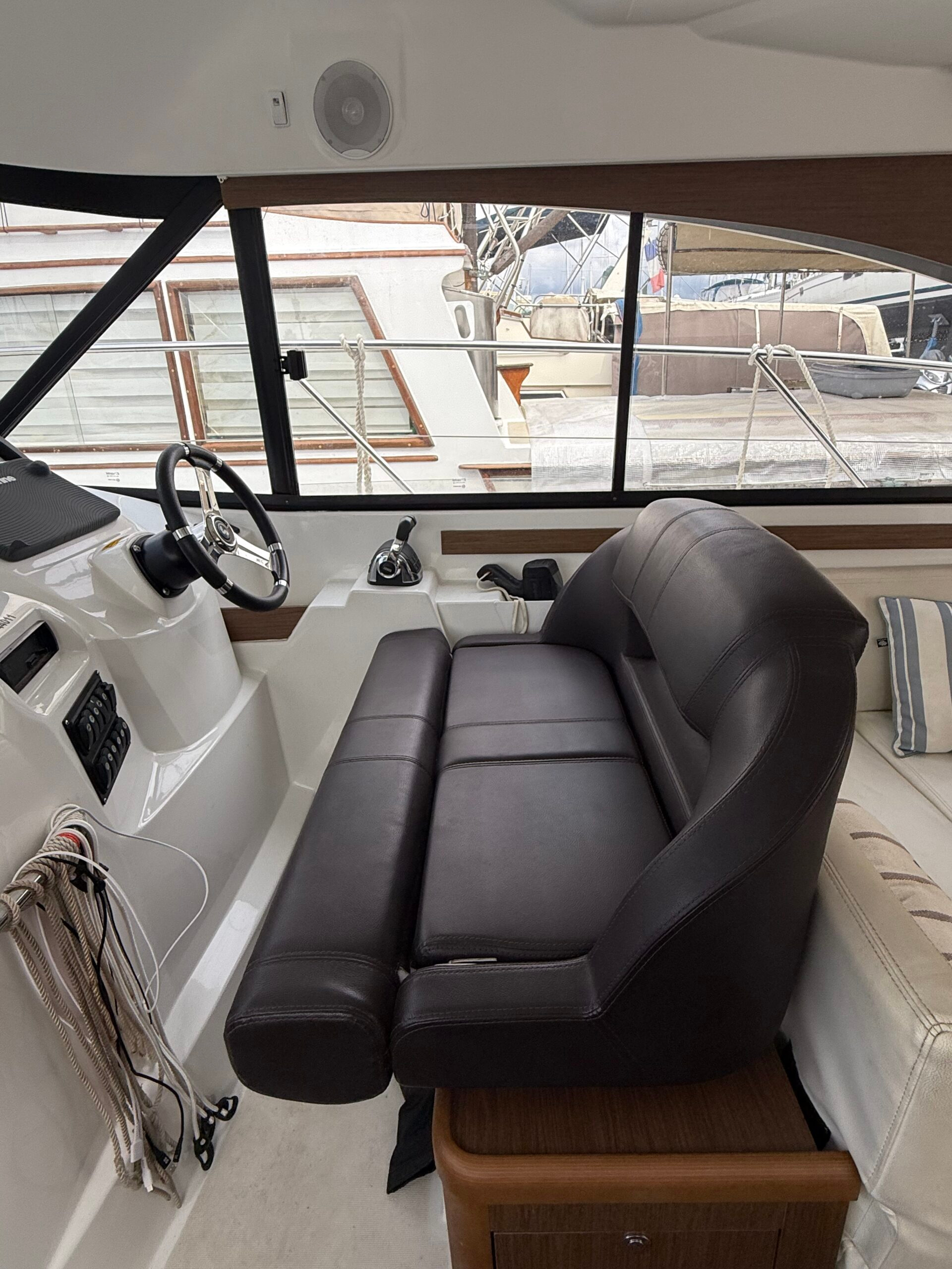 2016 BENETEAU ANTARES 36 for sale (photo 6)
