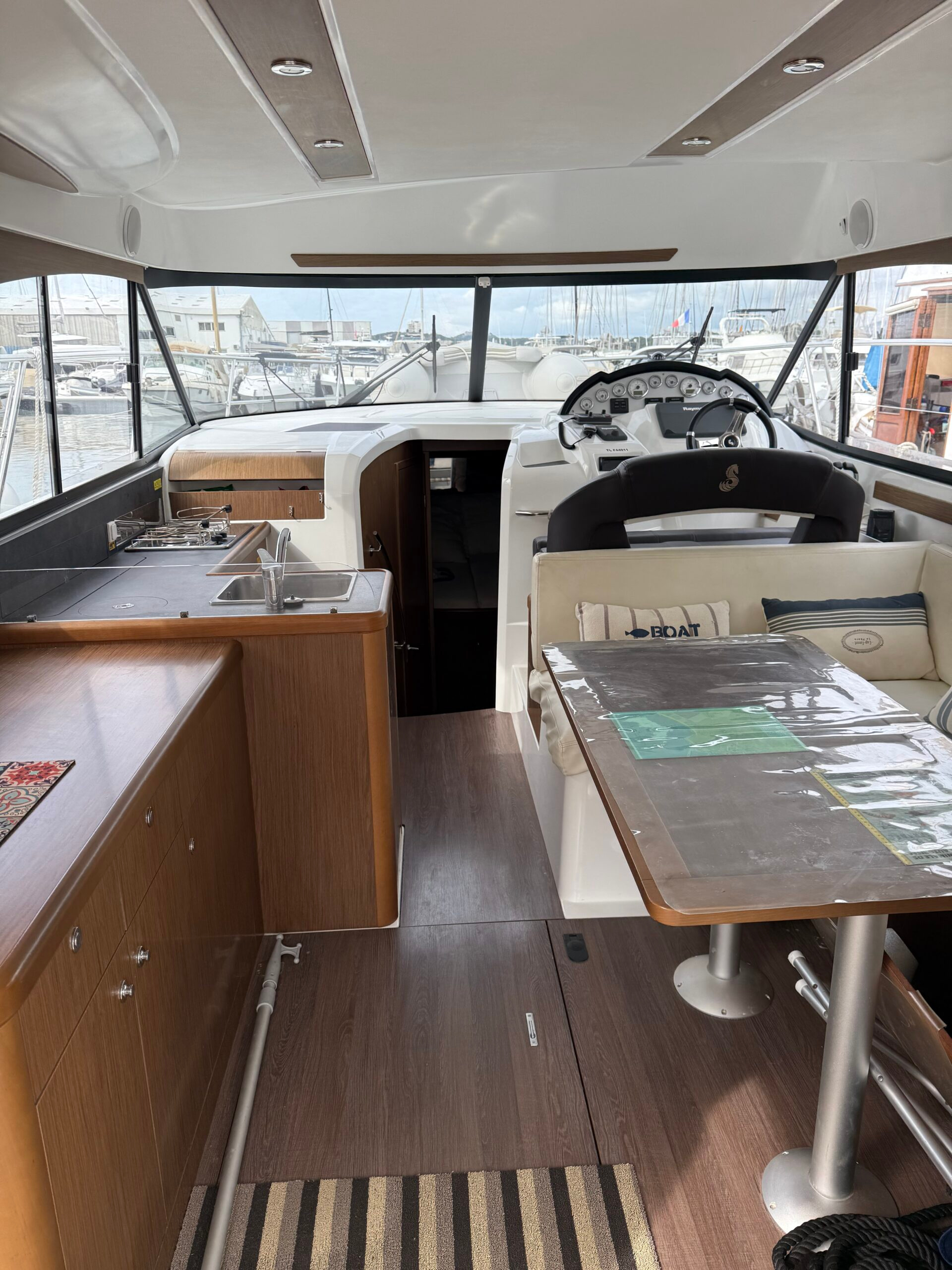 2016 BENETEAU ANTARES 36 for sale (photo 10)
