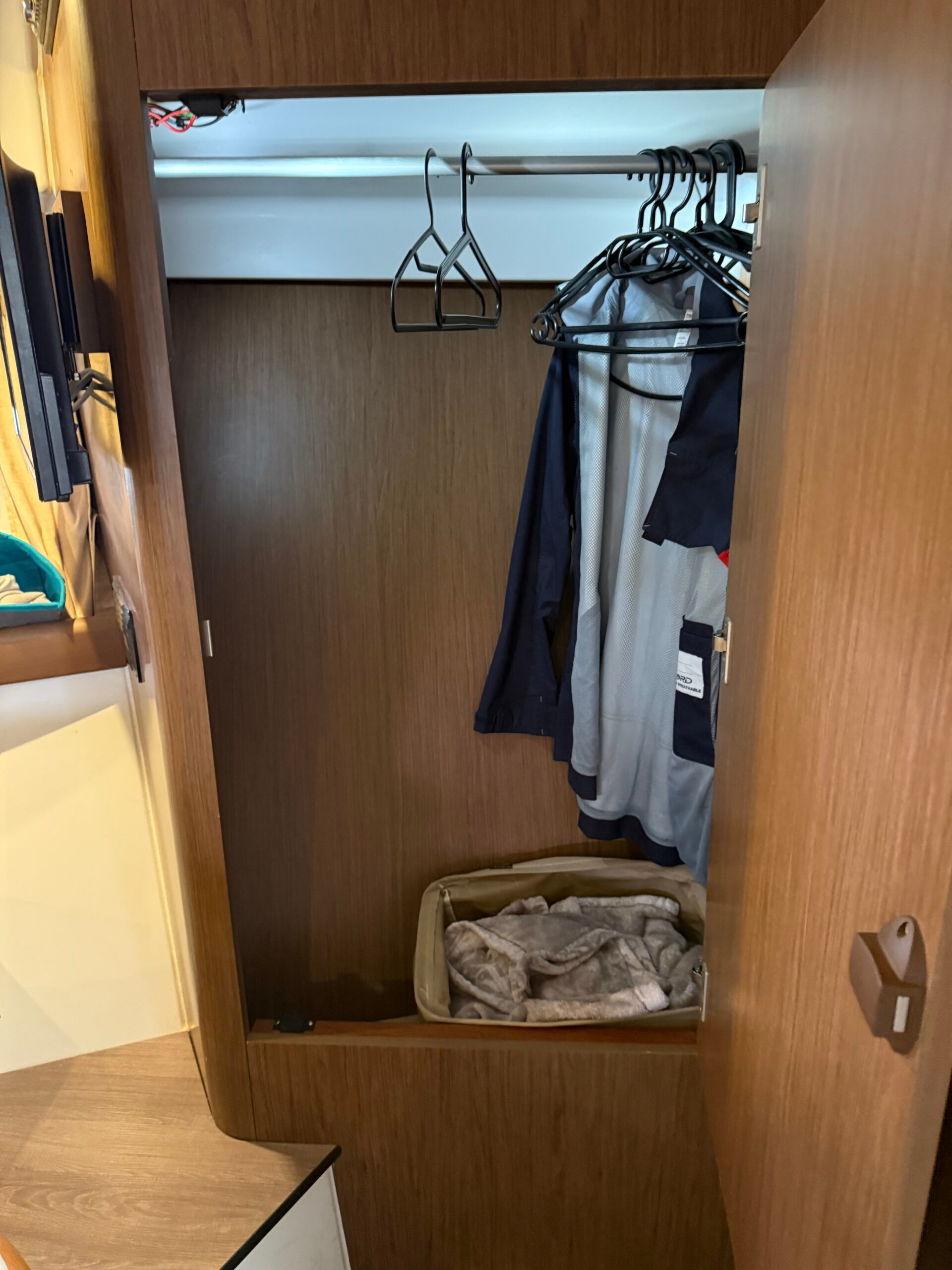 2016 BENETEAU ANTARES 36 for sale (photo 15)