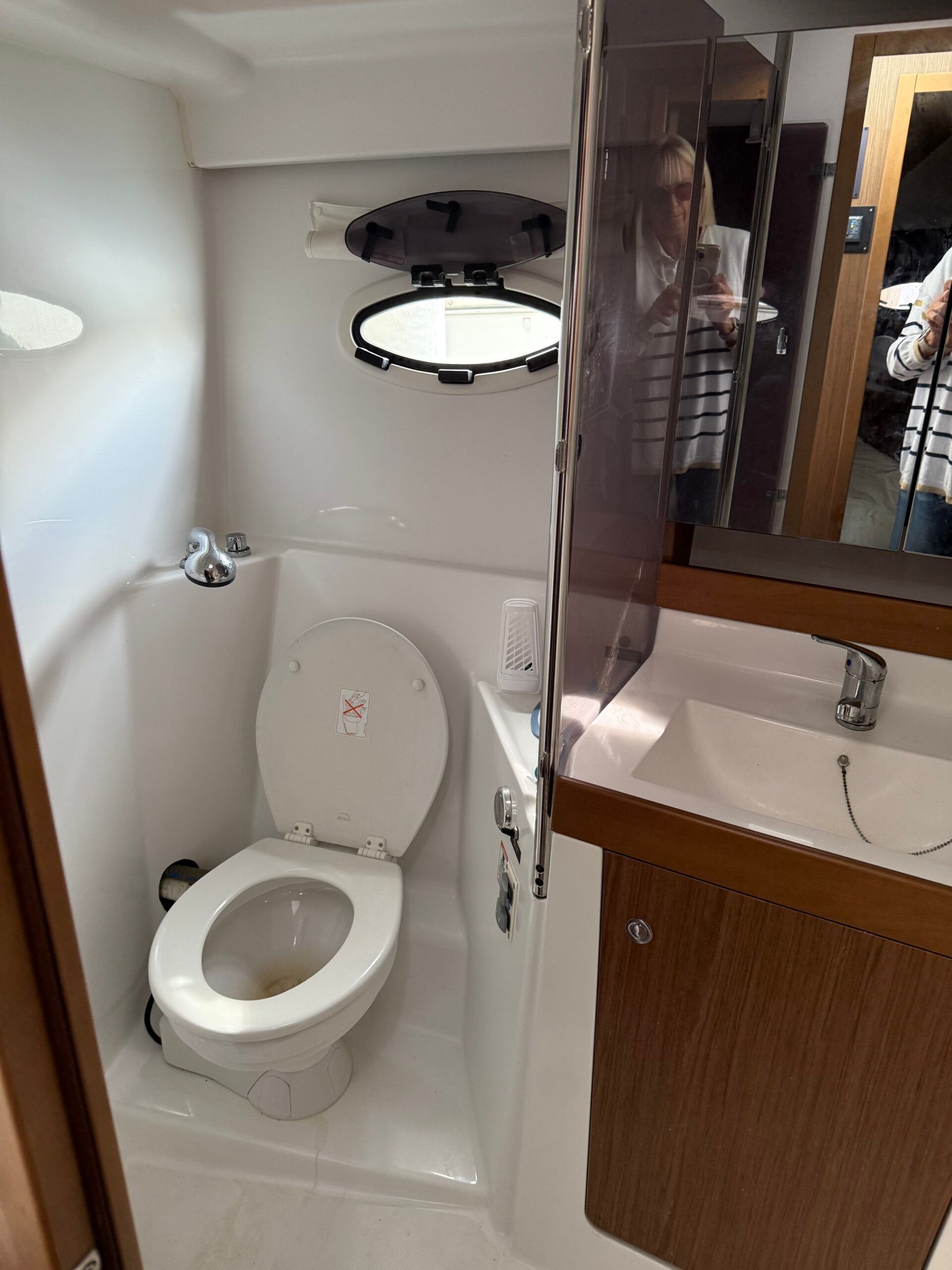 2016 BENETEAU ANTARES 36 for sale (photo 18)