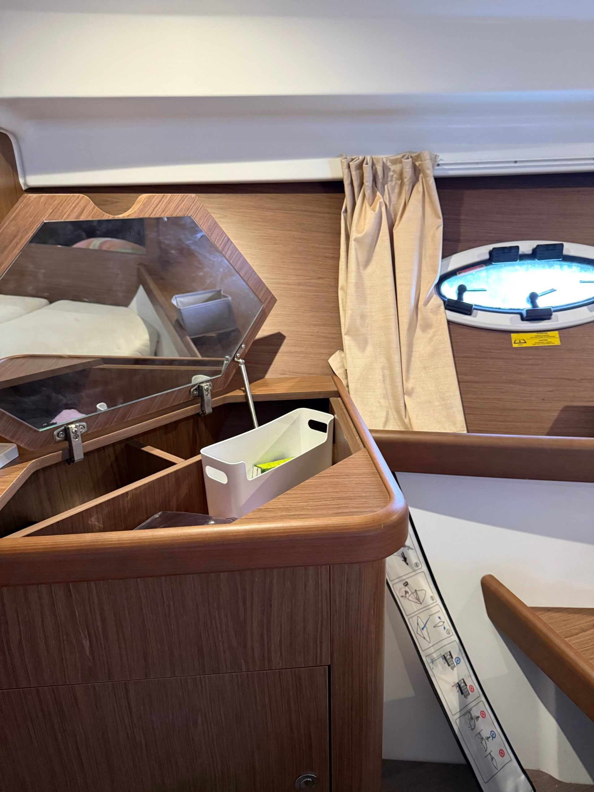 2016 BENETEAU ANTARES 36 for sale (photo 19)