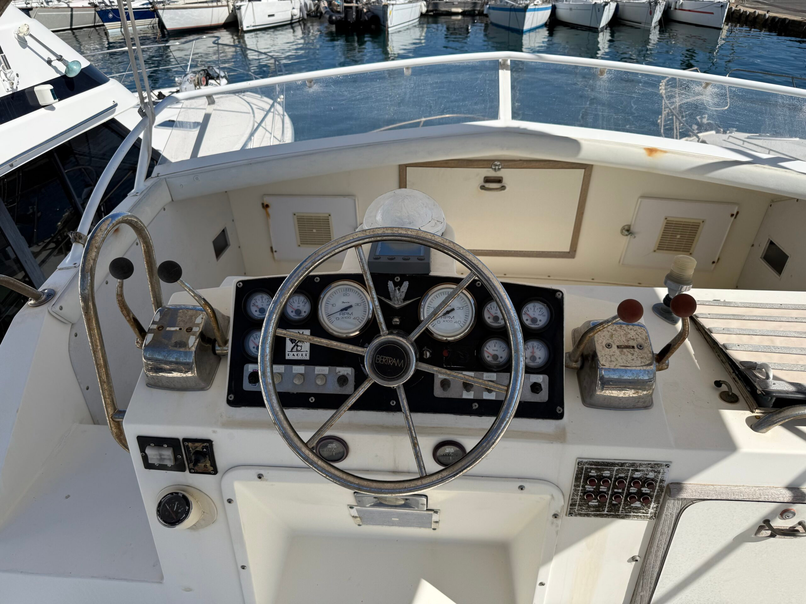 1986 BERTRAM SPORT FISHERMAN 33 en venta (photo 16)