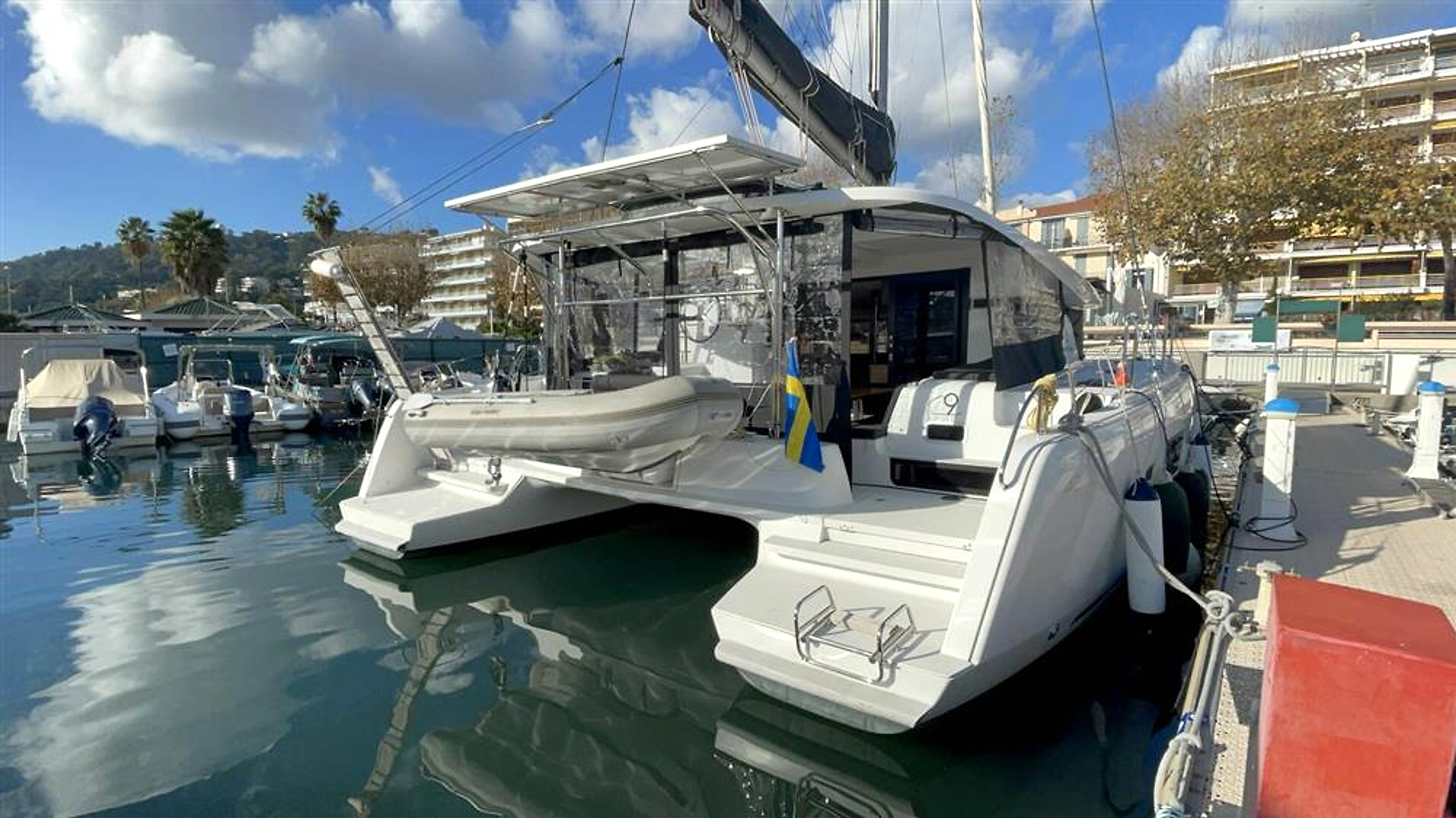2019 Lagoon 42 4 Cabin for sale (photo 2)