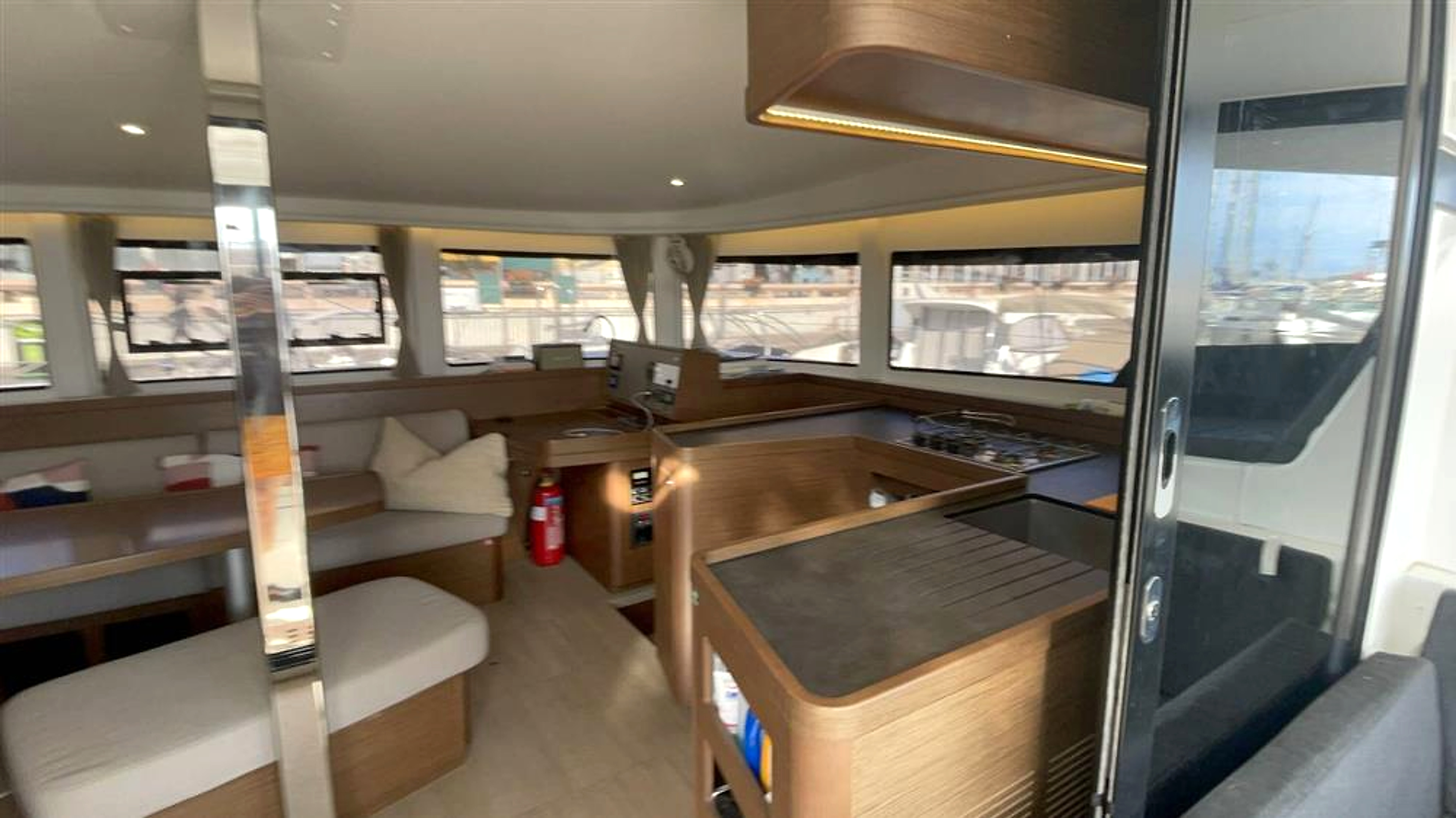 2019 Lagoon 42 4 Cabin for sale (photo 7)