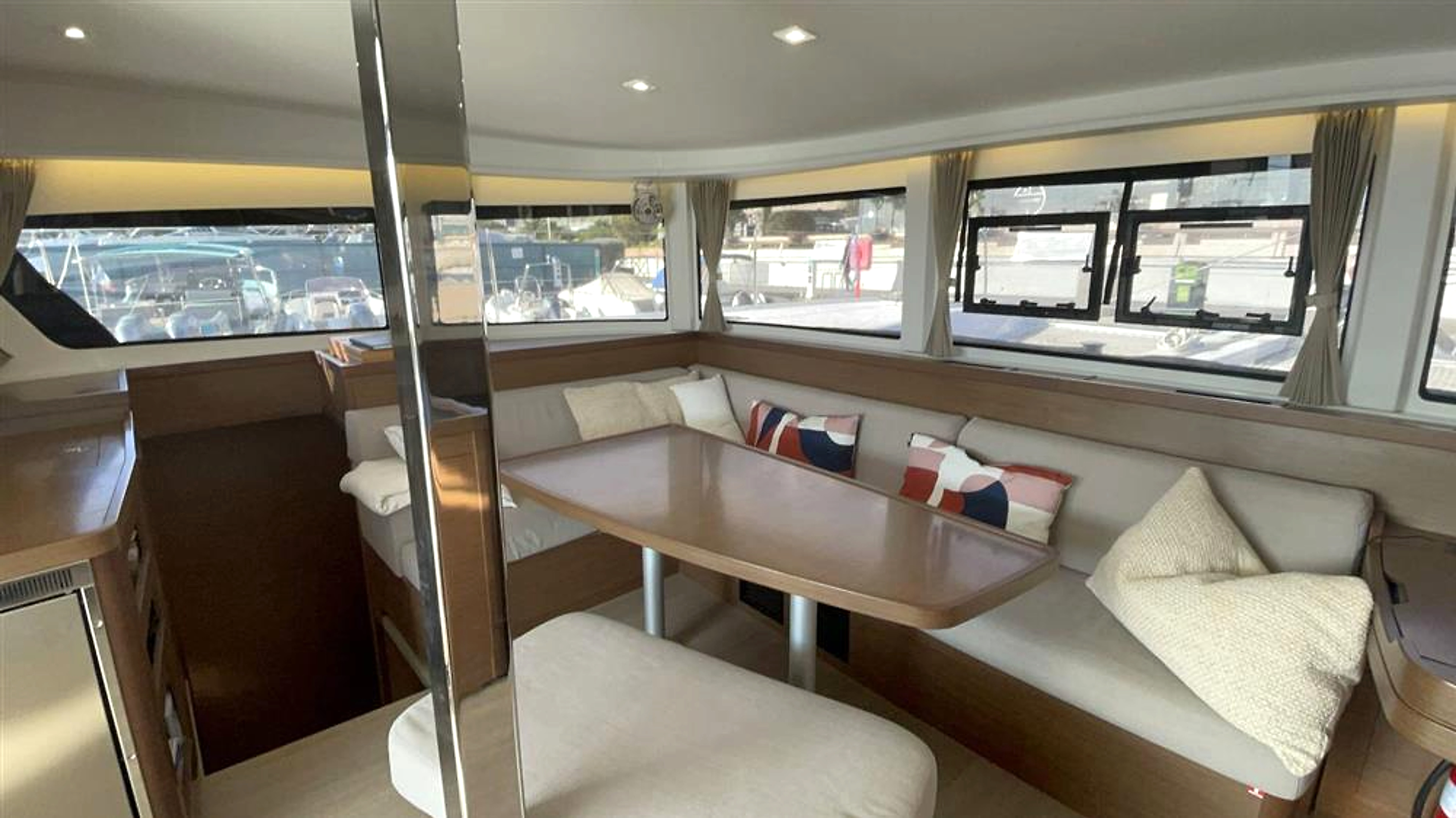 2019 Lagoon 42 4 Cabin for sale (photo 8)