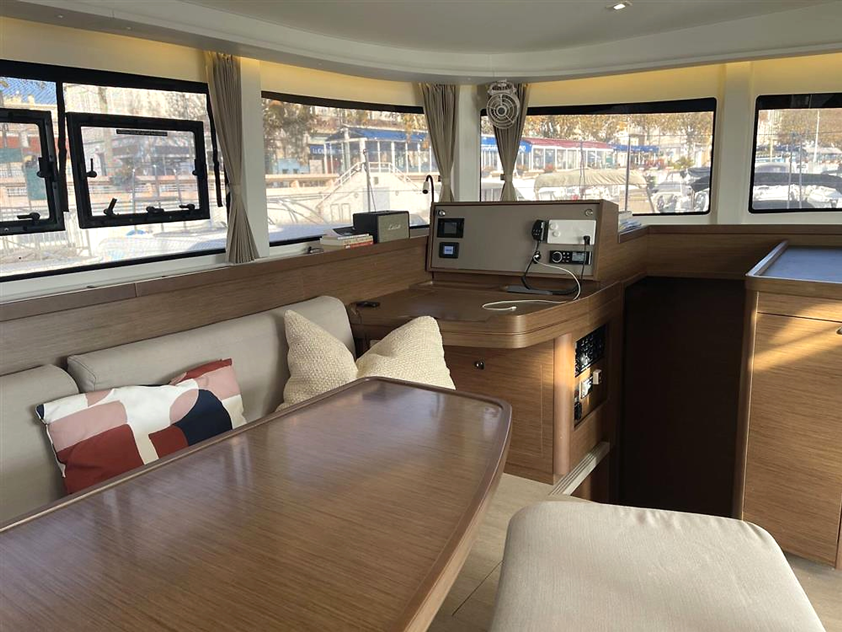 2019 Lagoon 42 4 Cabin for sale (photo 9)
