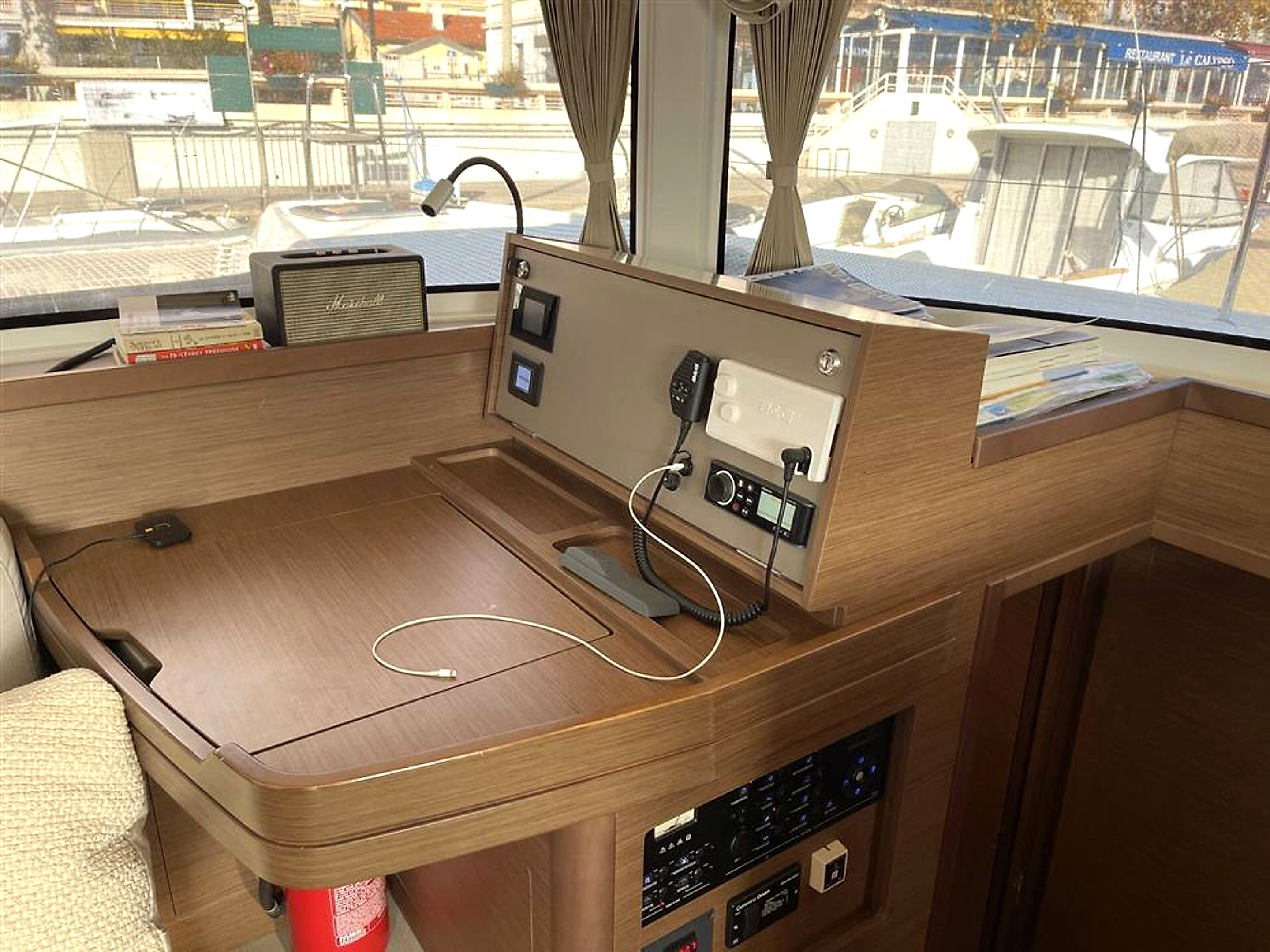 2019 Lagoon 42 4 Cabin for sale (photo 10)