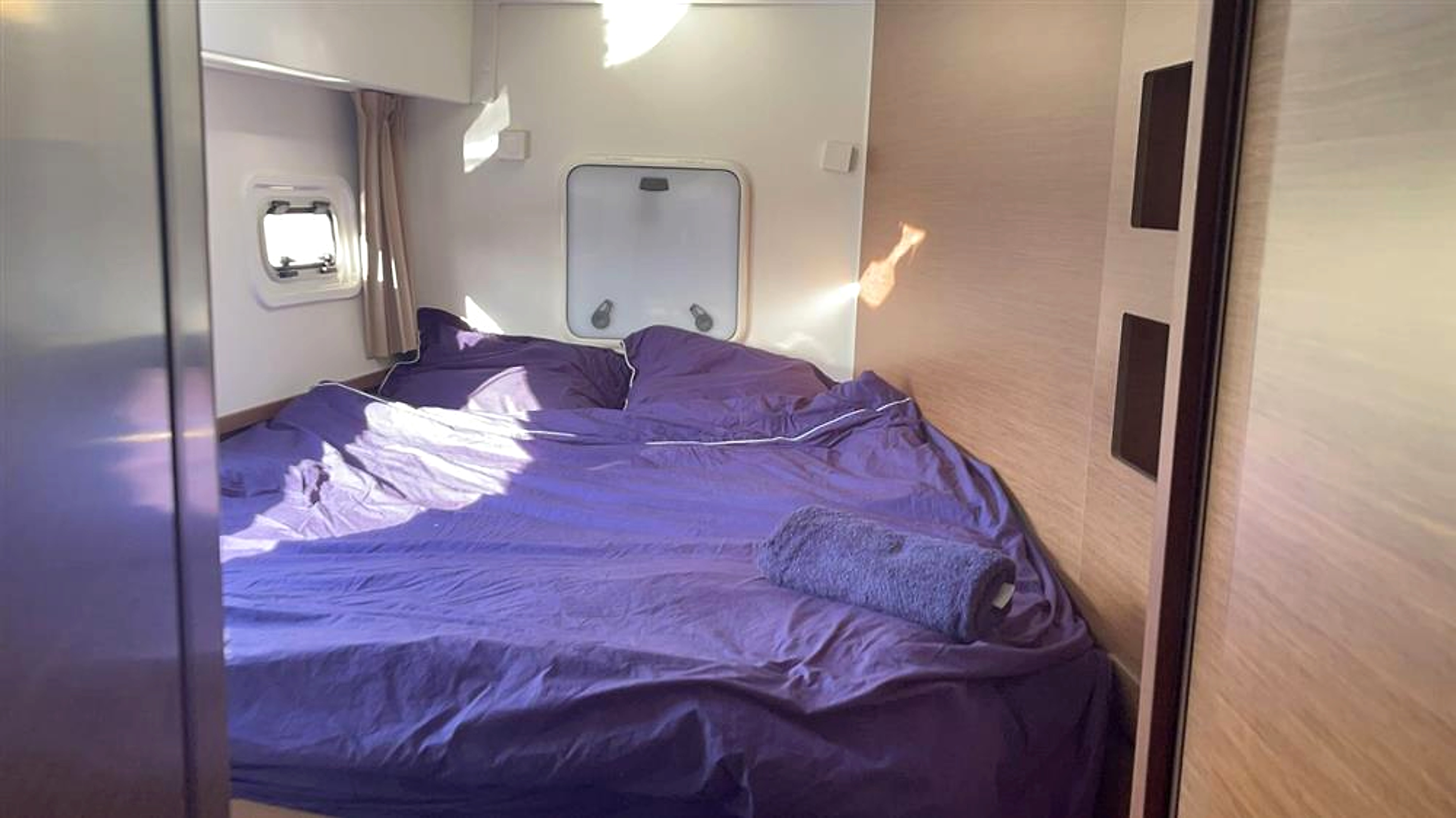 2019 Lagoon 42 4 Cabin for sale (photo 13)
