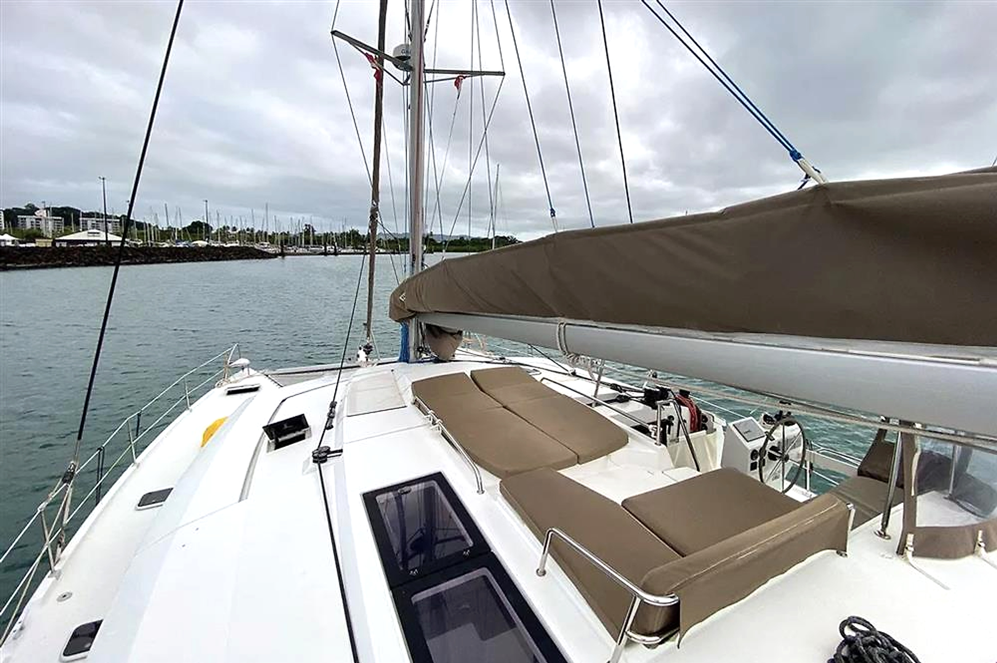 2014 Fountaine Pajot Helia 44 for sale (photo 13)