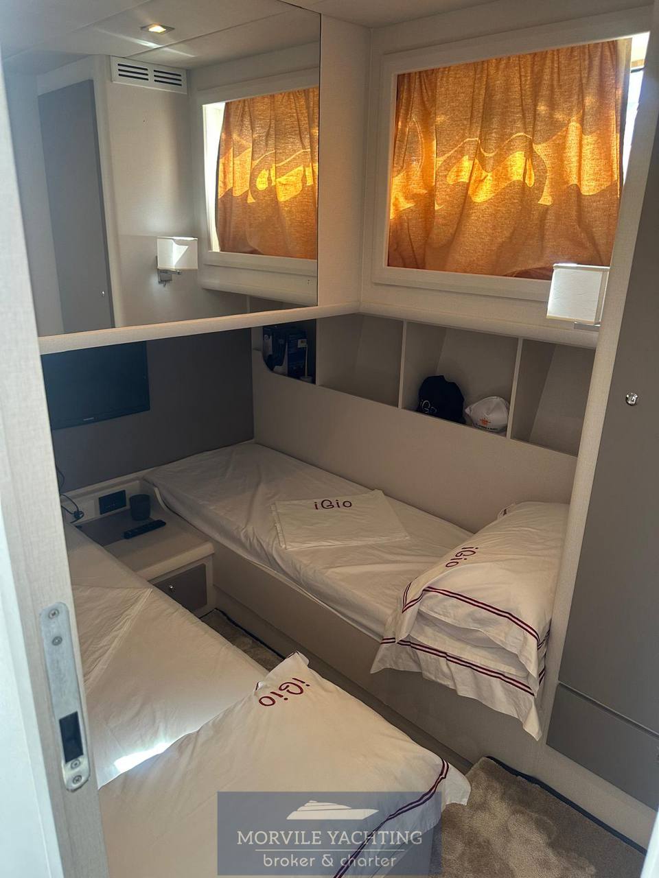 2005 Mochi craft Dolphin 51 te koop (photo 3)