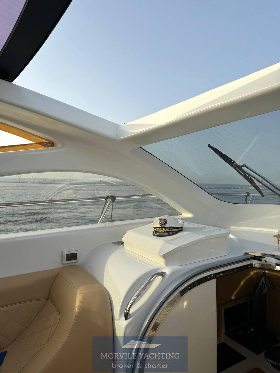 2011 Airon Marine 4300 t-top en venta (photo 9)