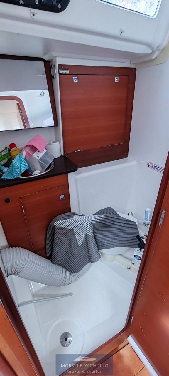 2017 Dufour 350 for sale (photo 16)