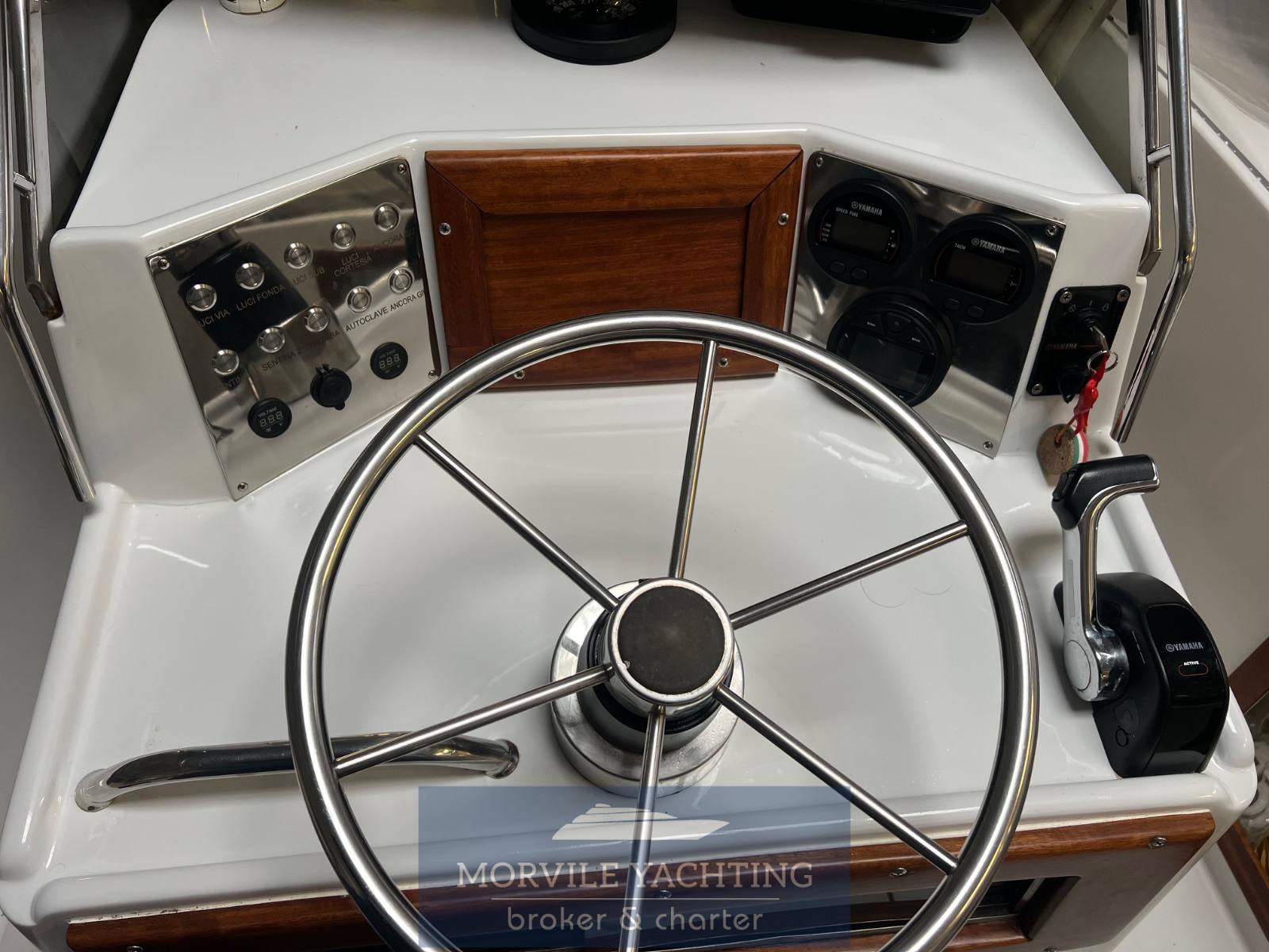 1981 Mako marine 261 cc for sale (photo 6)