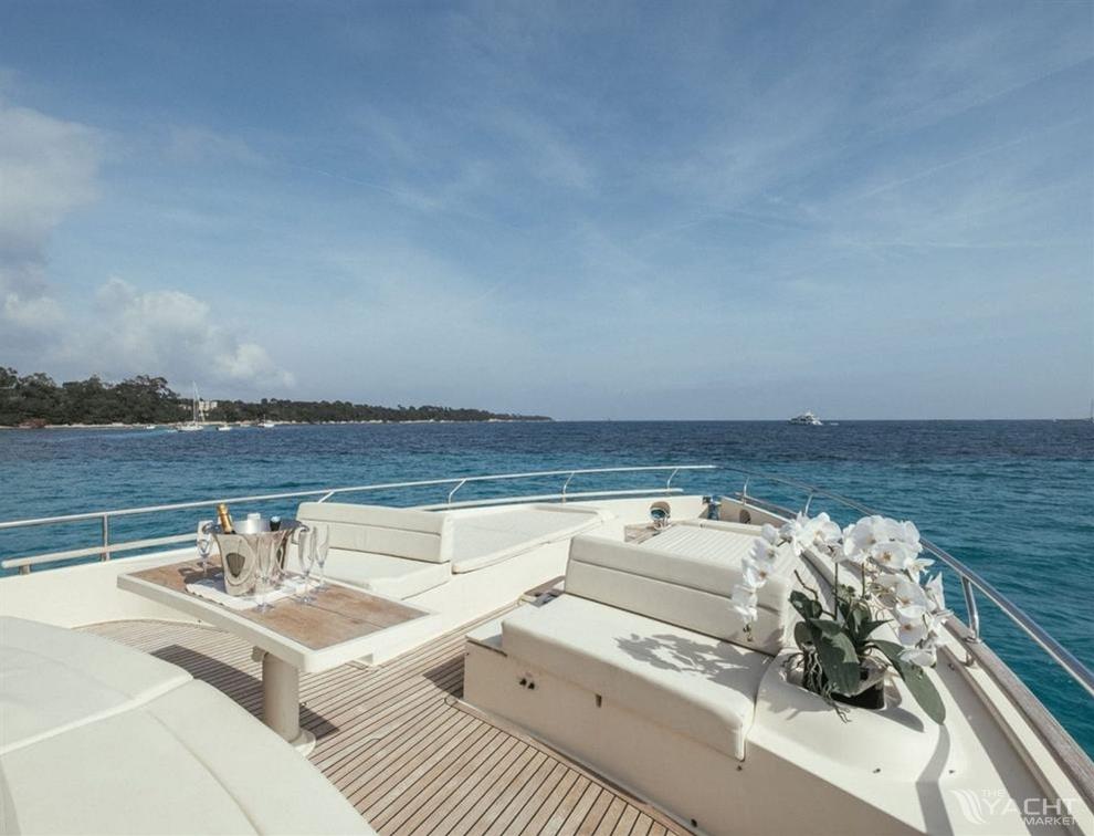 2008 Ferretti Yachts Altura 690 for sale (photo 9)