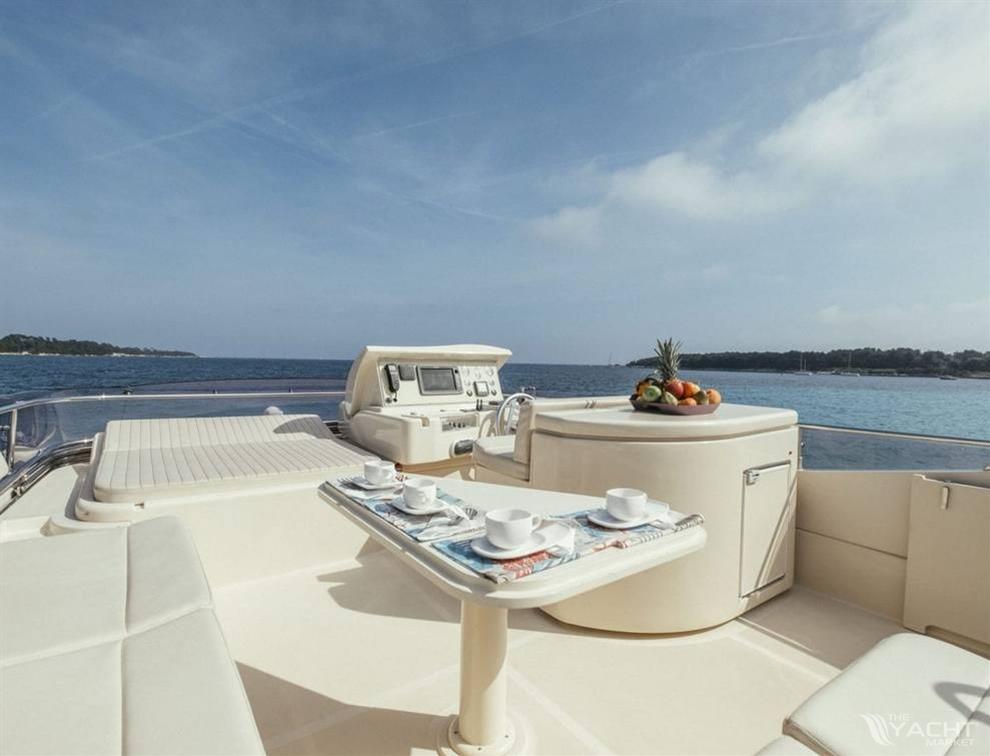 2008 Ferretti Yachts Altura 690 for sale (photo 10)