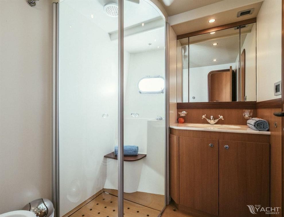 2008 Ferretti Yachts Altura 690 for sale (photo 17)