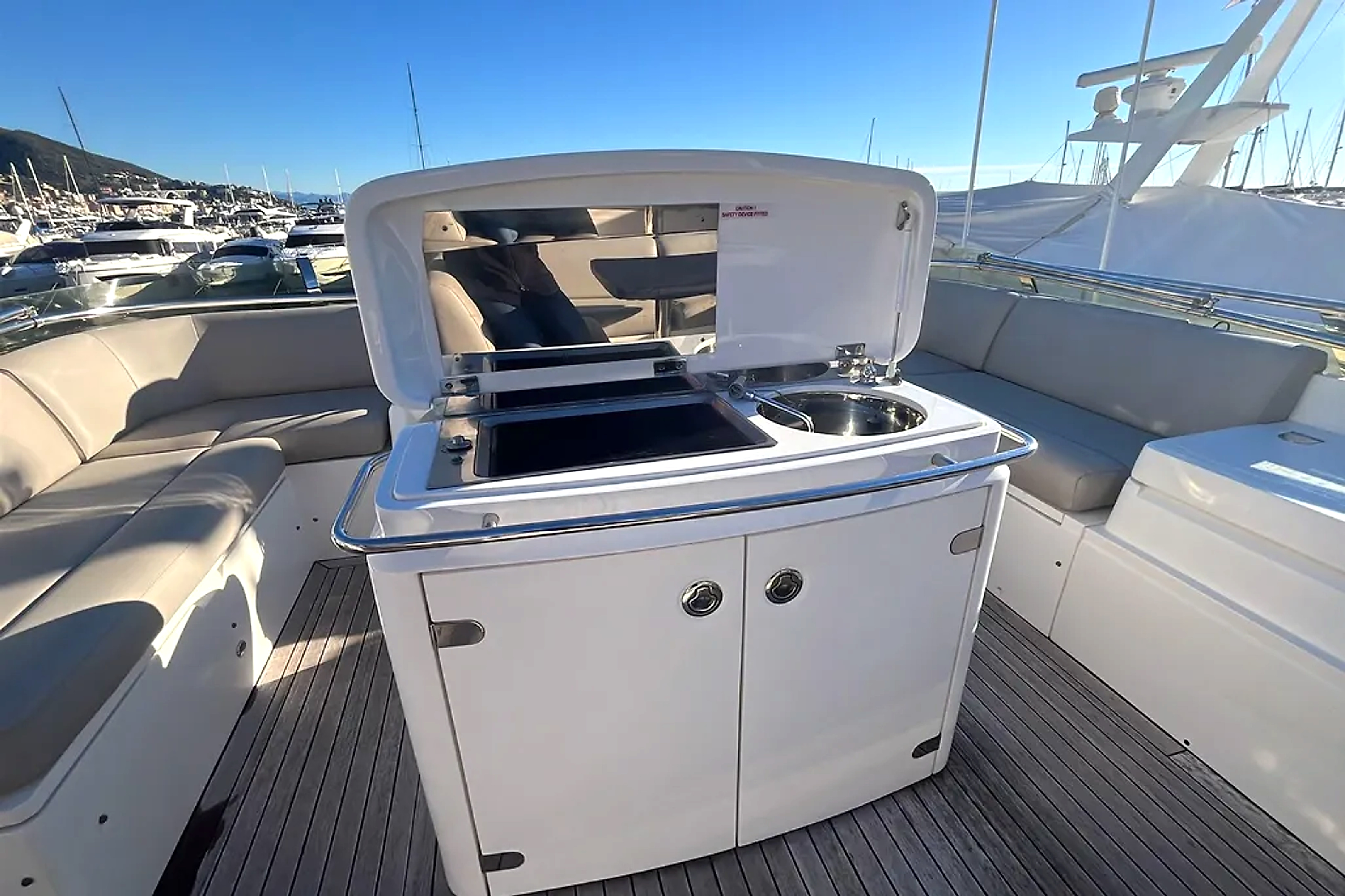 2010 Princess 62 Flybridge Motor Yacht for sale (photo 2)