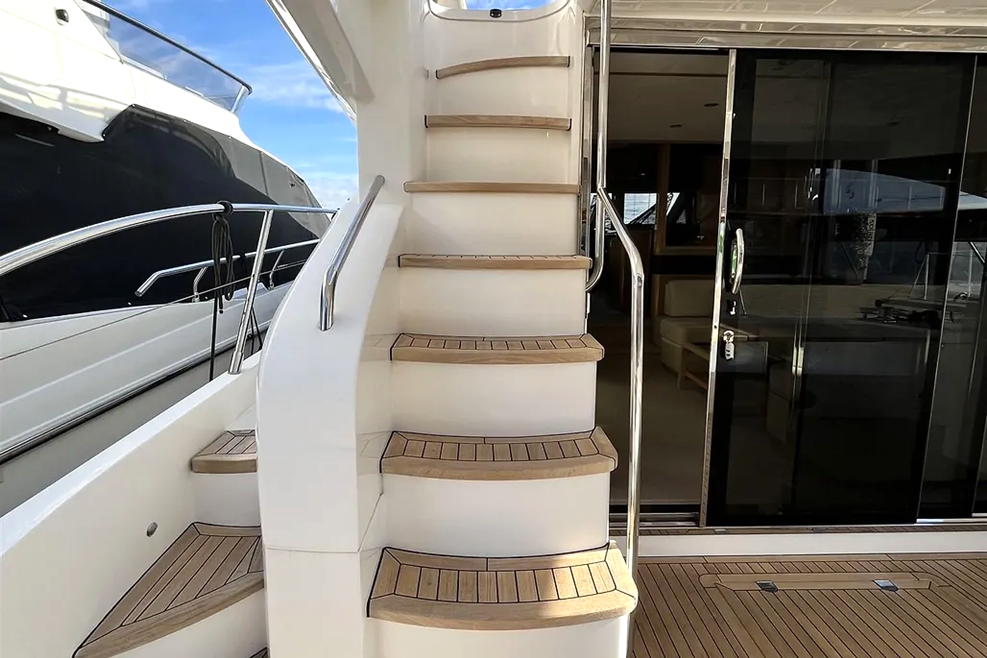 2010 Princess 62 Flybridge Motor Yacht for sale (photo 3)