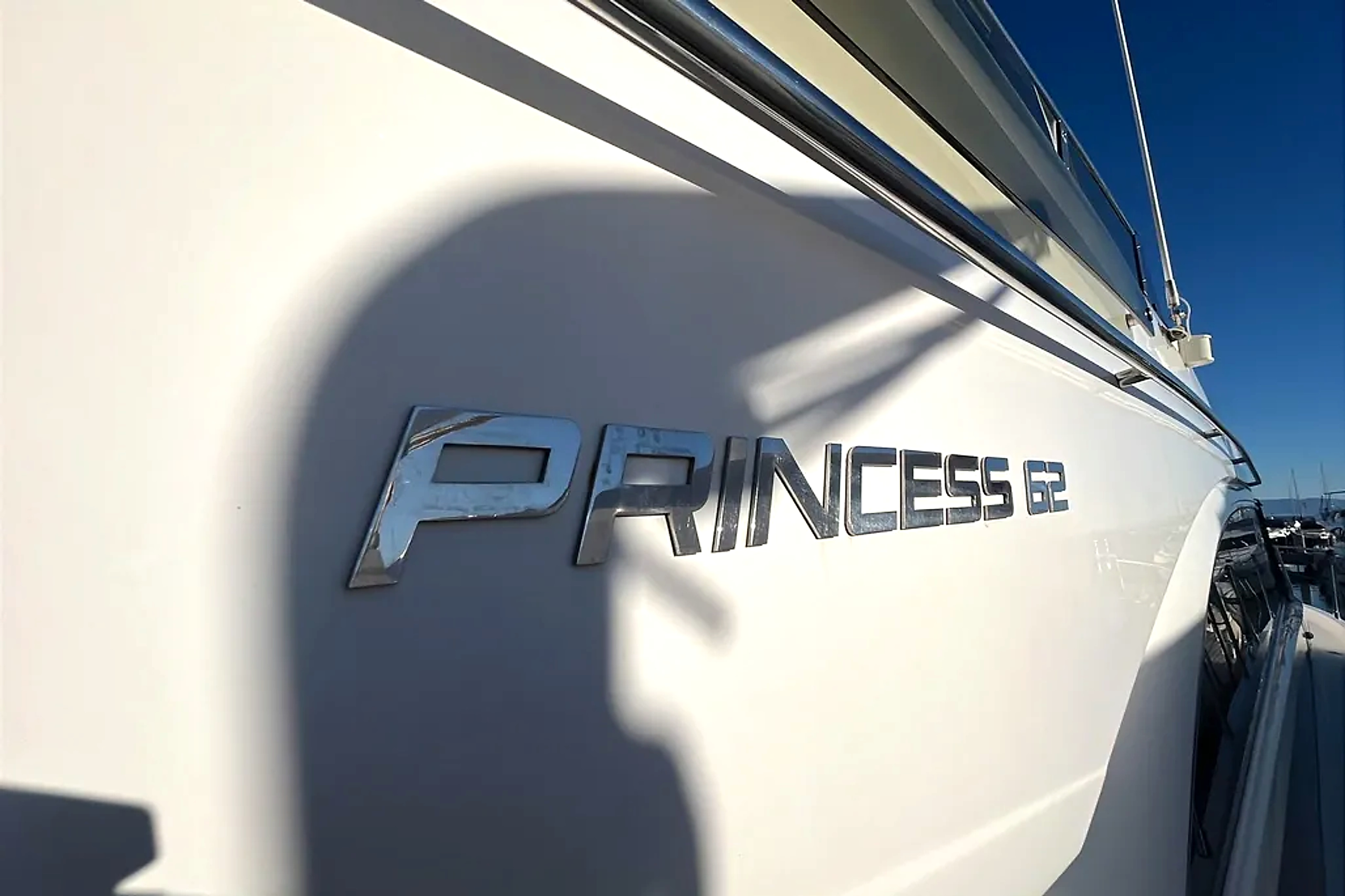 2010 Princess 62 Flybridge Motor Yacht for sale (photo 7)