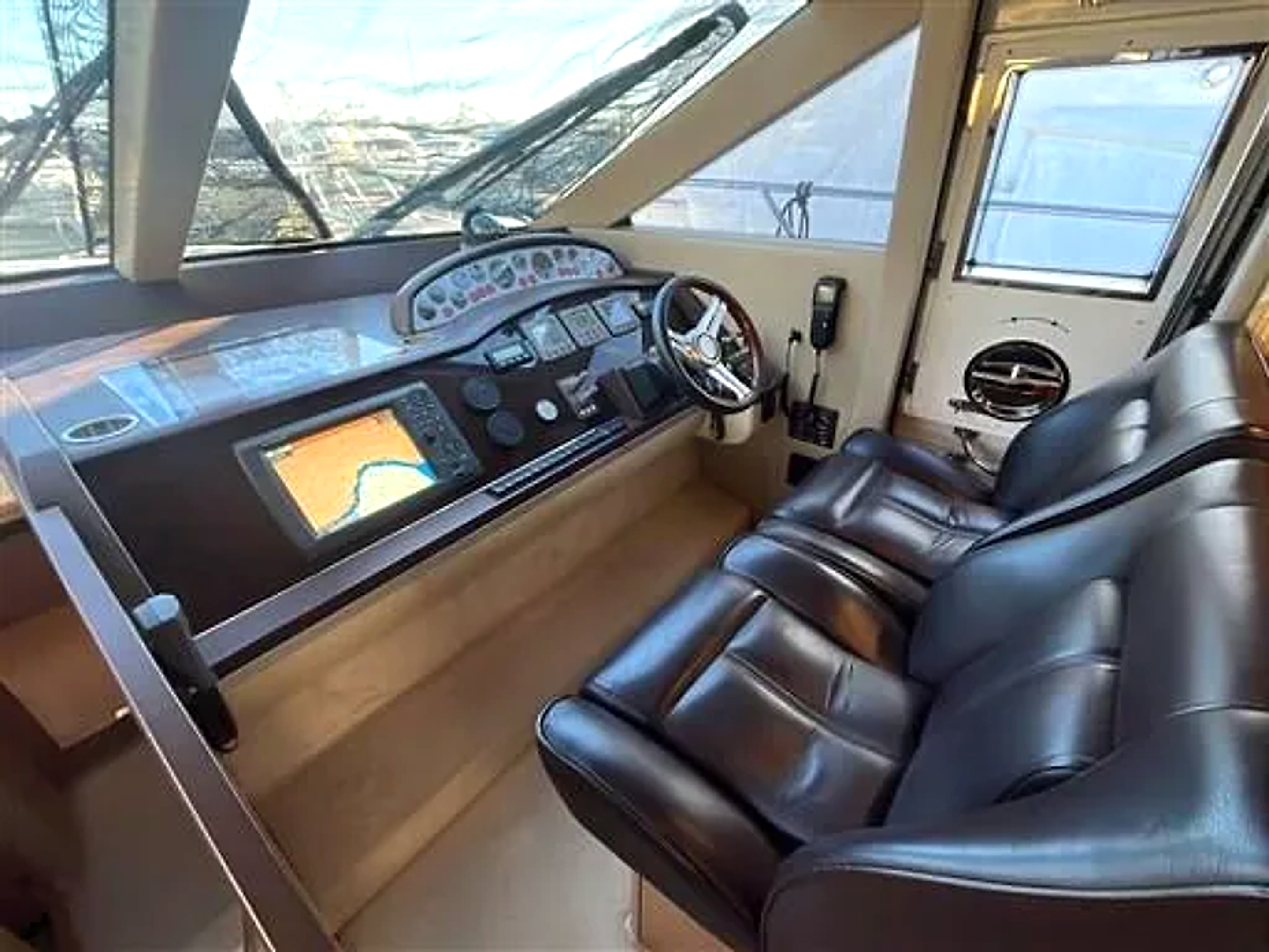 2010 Princess 62 Flybridge Motor Yacht for sale (photo 8)