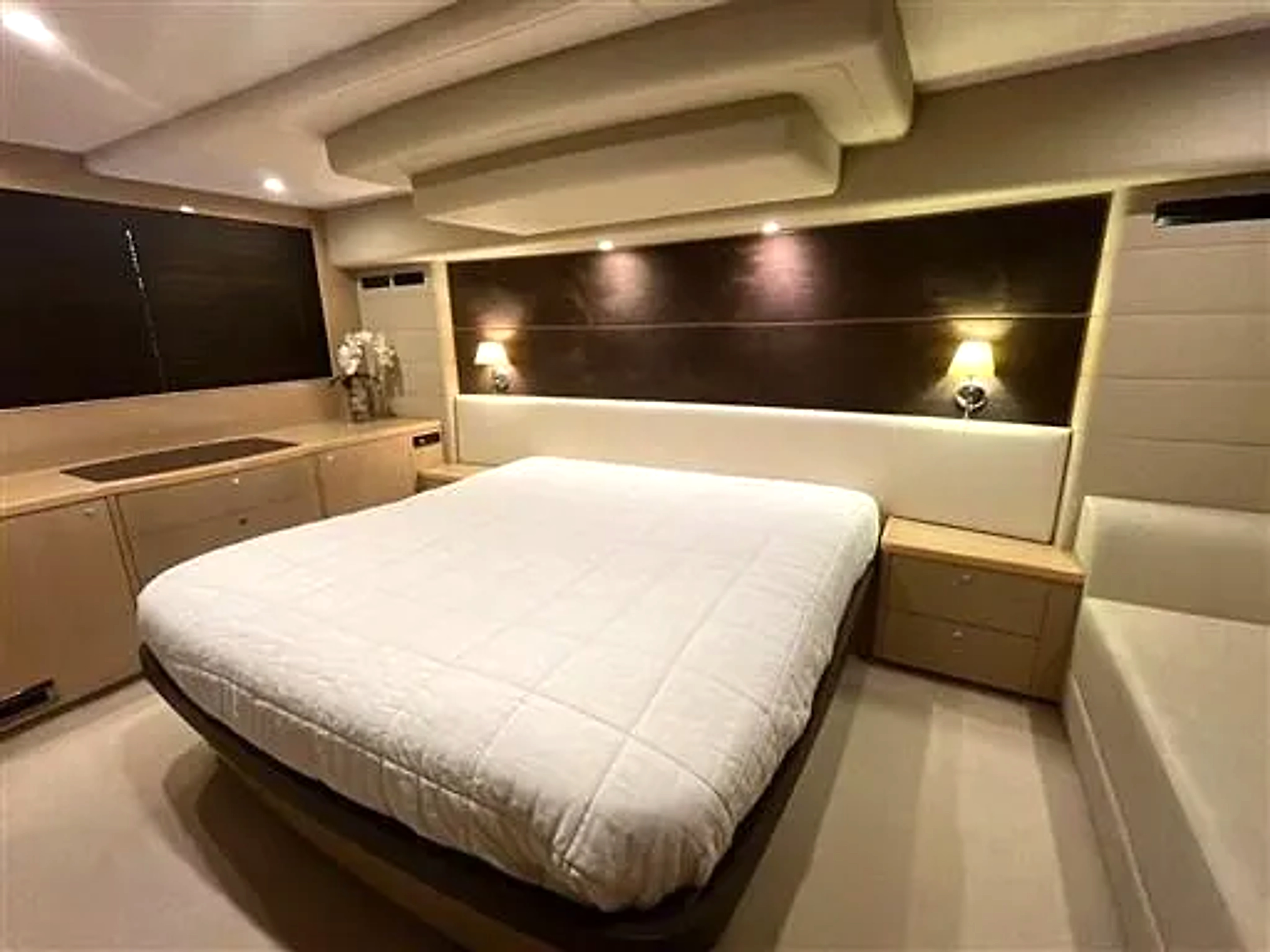 2010 Princess 62 Flybridge Motor Yacht for sale (photo 11)