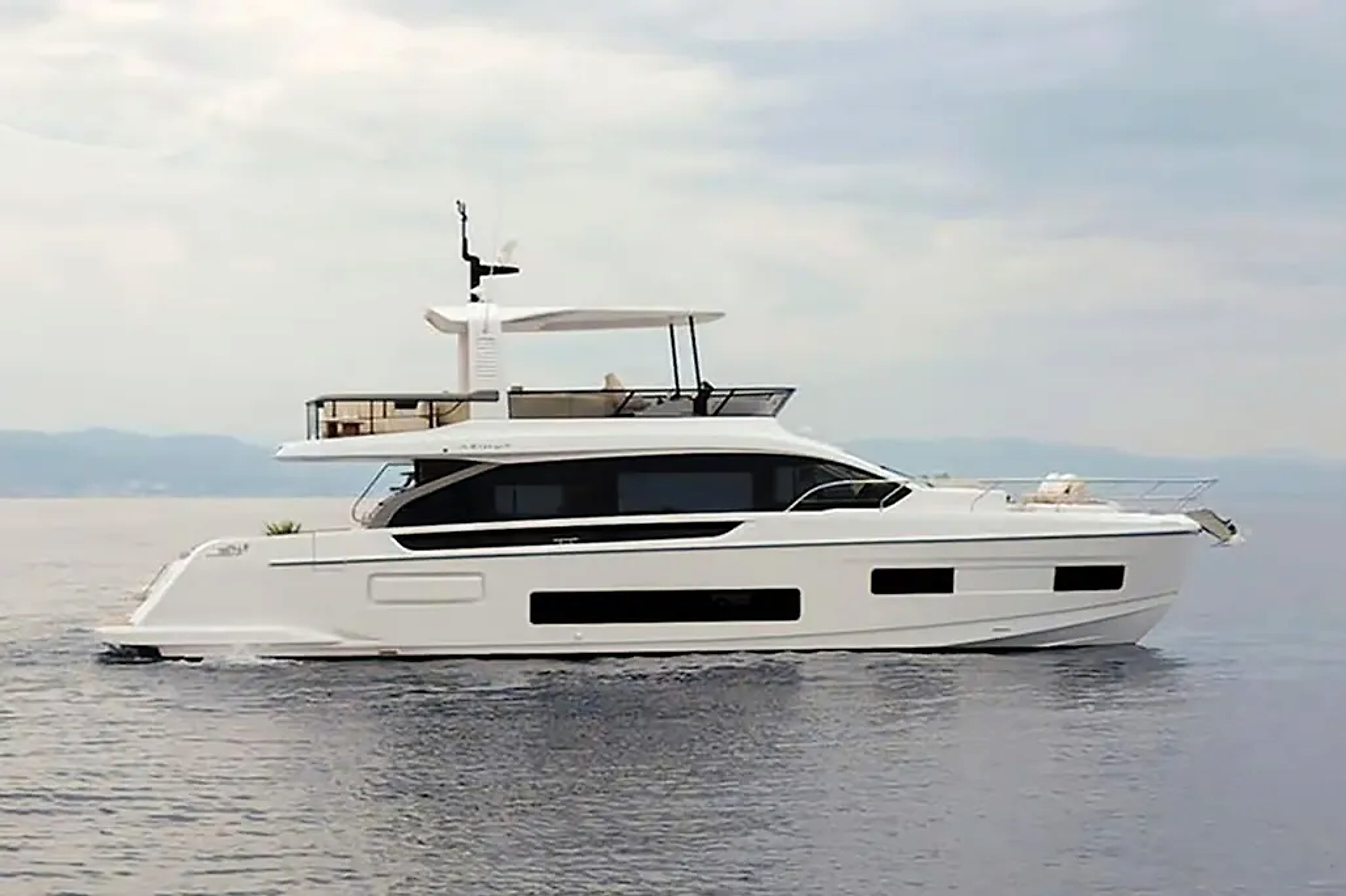 2025 Azimut Fly 62 à vendre (photo 1)