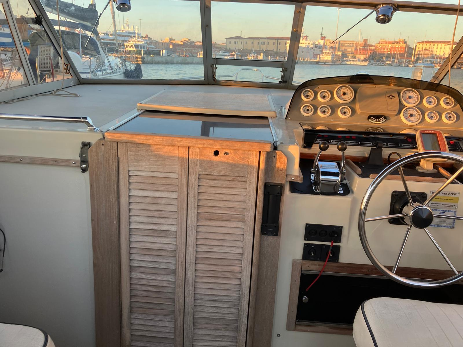 1990 Boston Whaler 27 Full Cabin zu verkaufen (photo 5)
