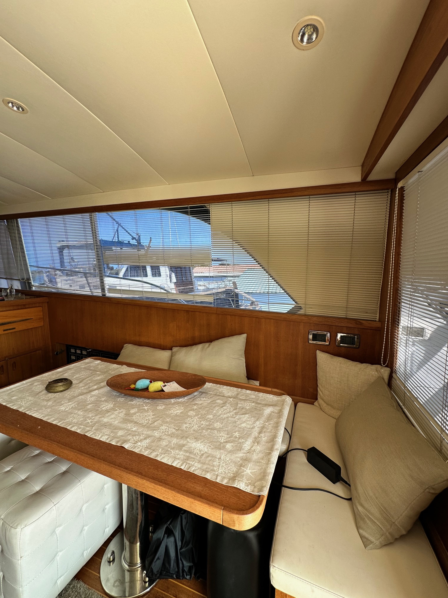 1976 Bertram Yacht Bertram 46.6 for sale (photo 3)
