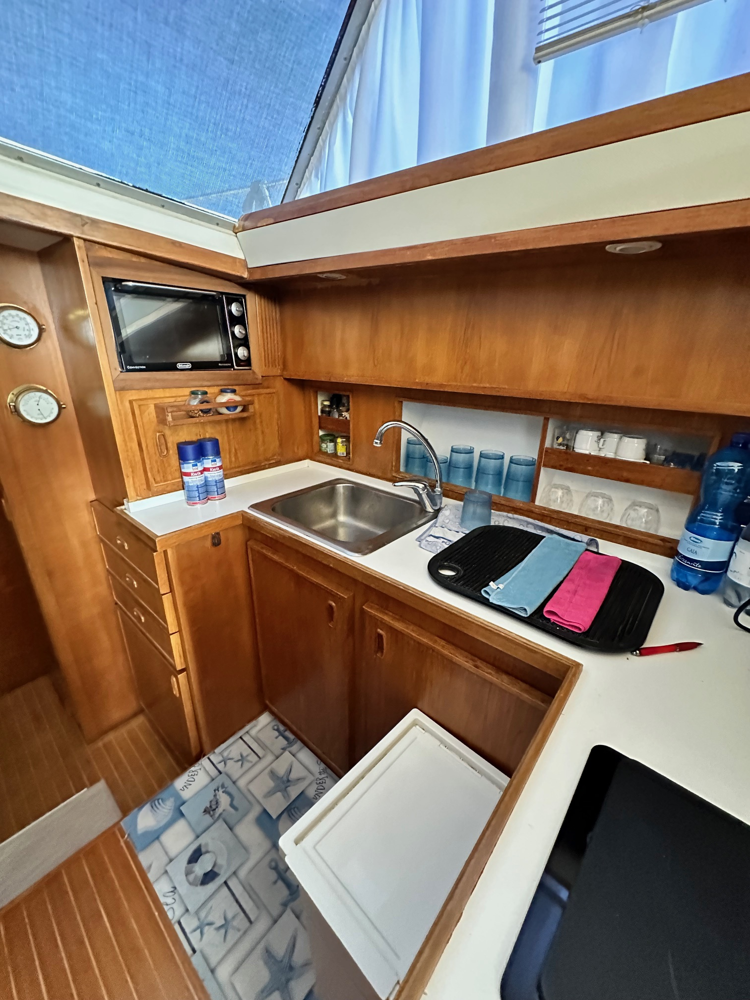 1976 Bertram Yacht Bertram 46.6 for sale (photo 8)