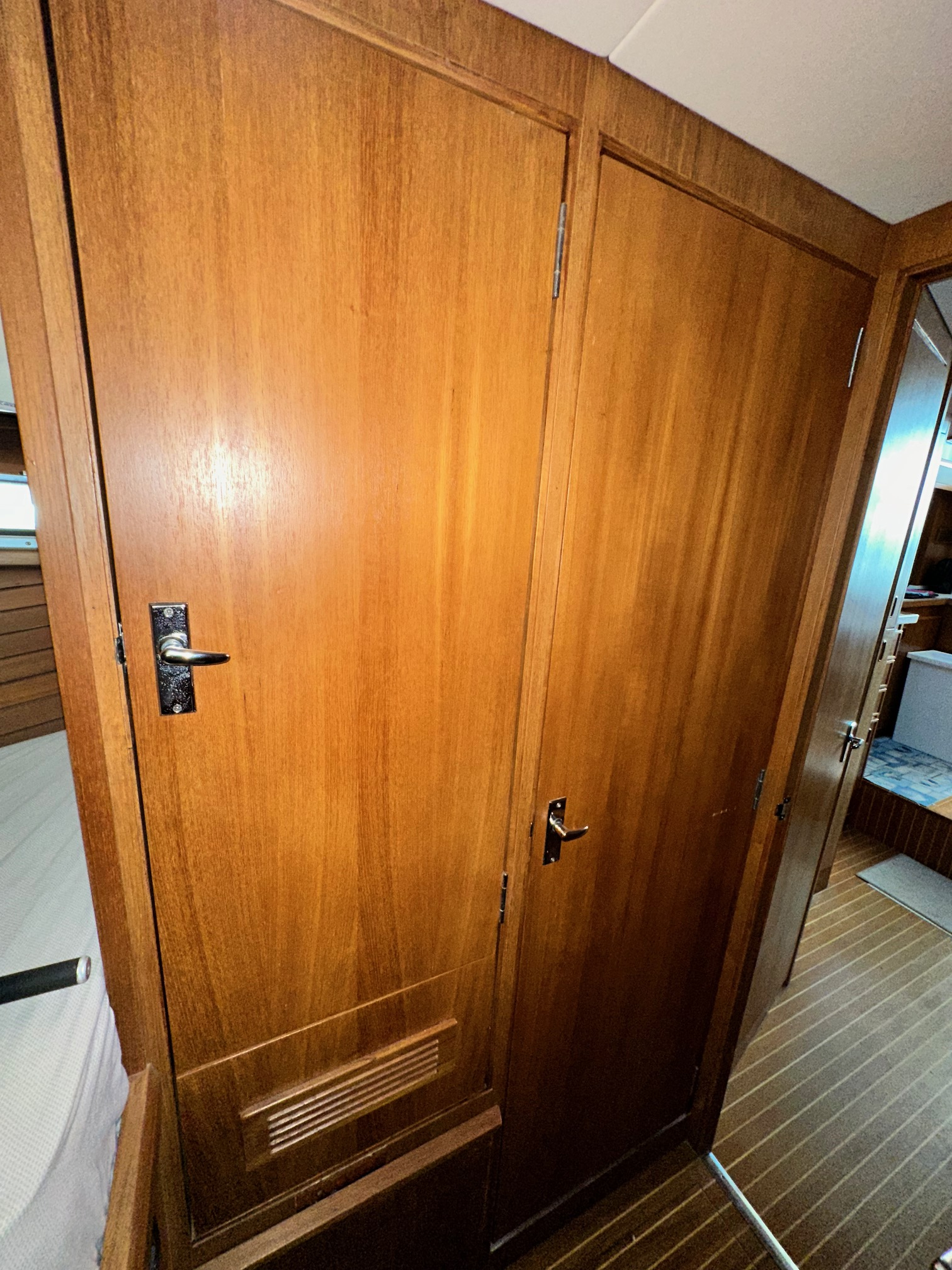 1976 Bertram Yacht Bertram 46.6 for sale (photo 18)