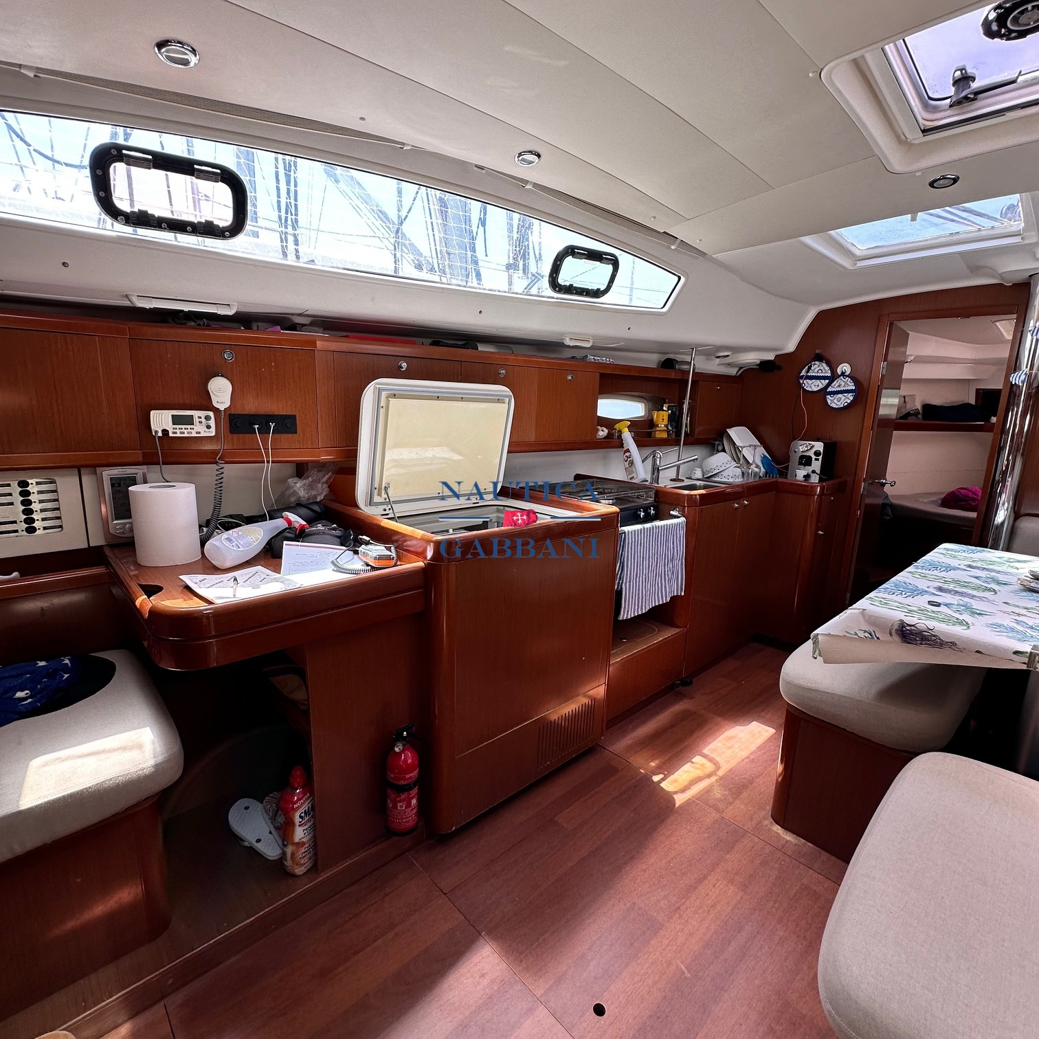 2010 Beneteau Océanis 40 for sale (photo 4)