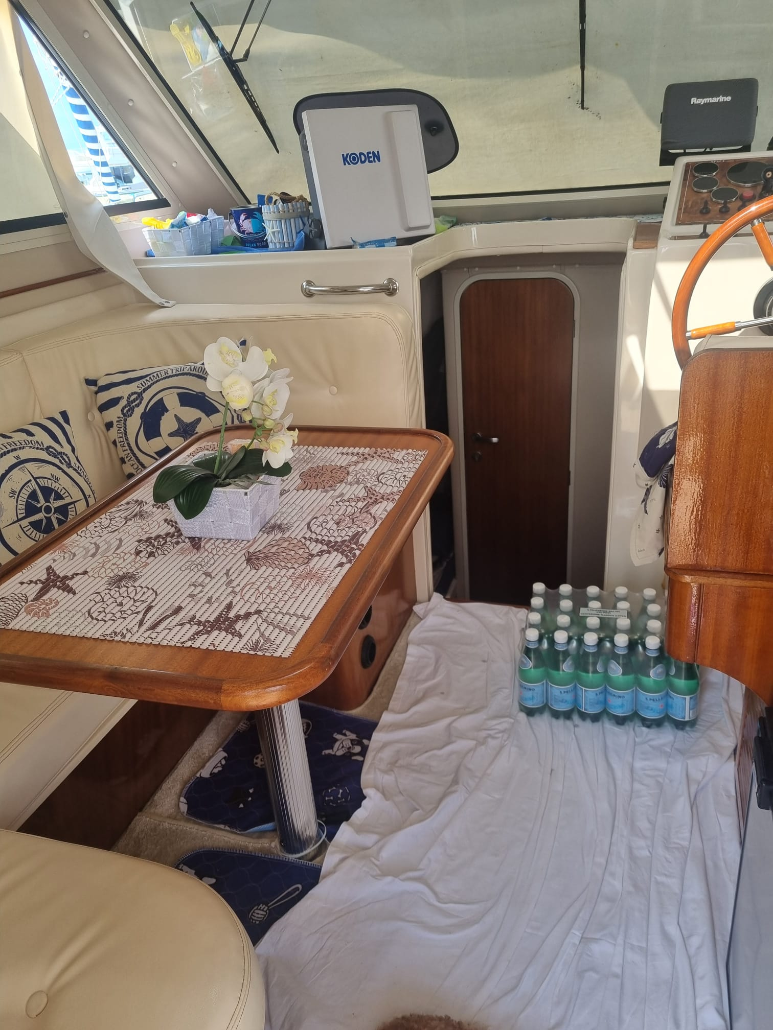 2007 Cantieri Navali di Livorno Space 310 Day Cruiser zu verkaufen (photo 3)