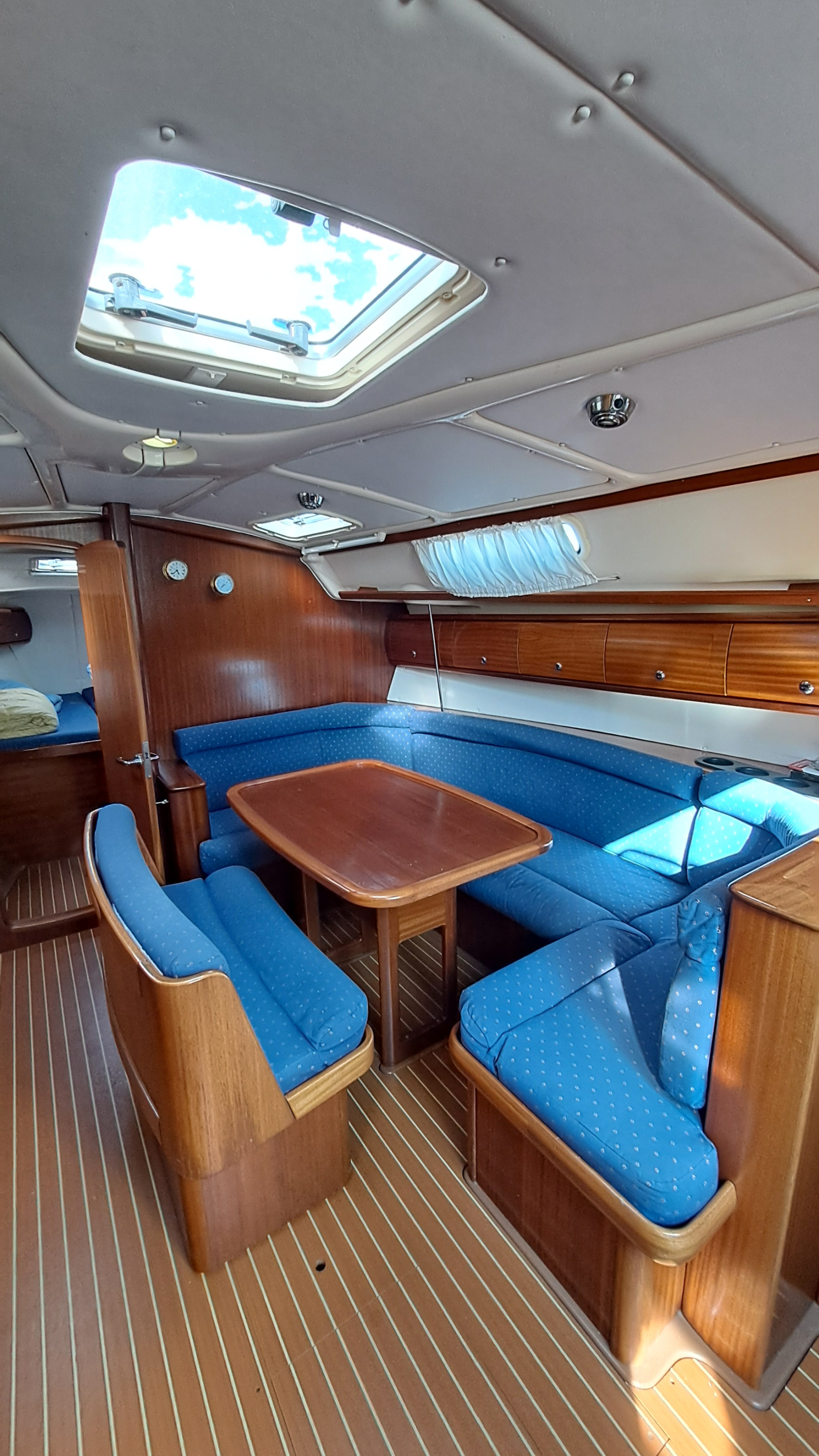 2002 Bavaria 38 te koop (photo 3)