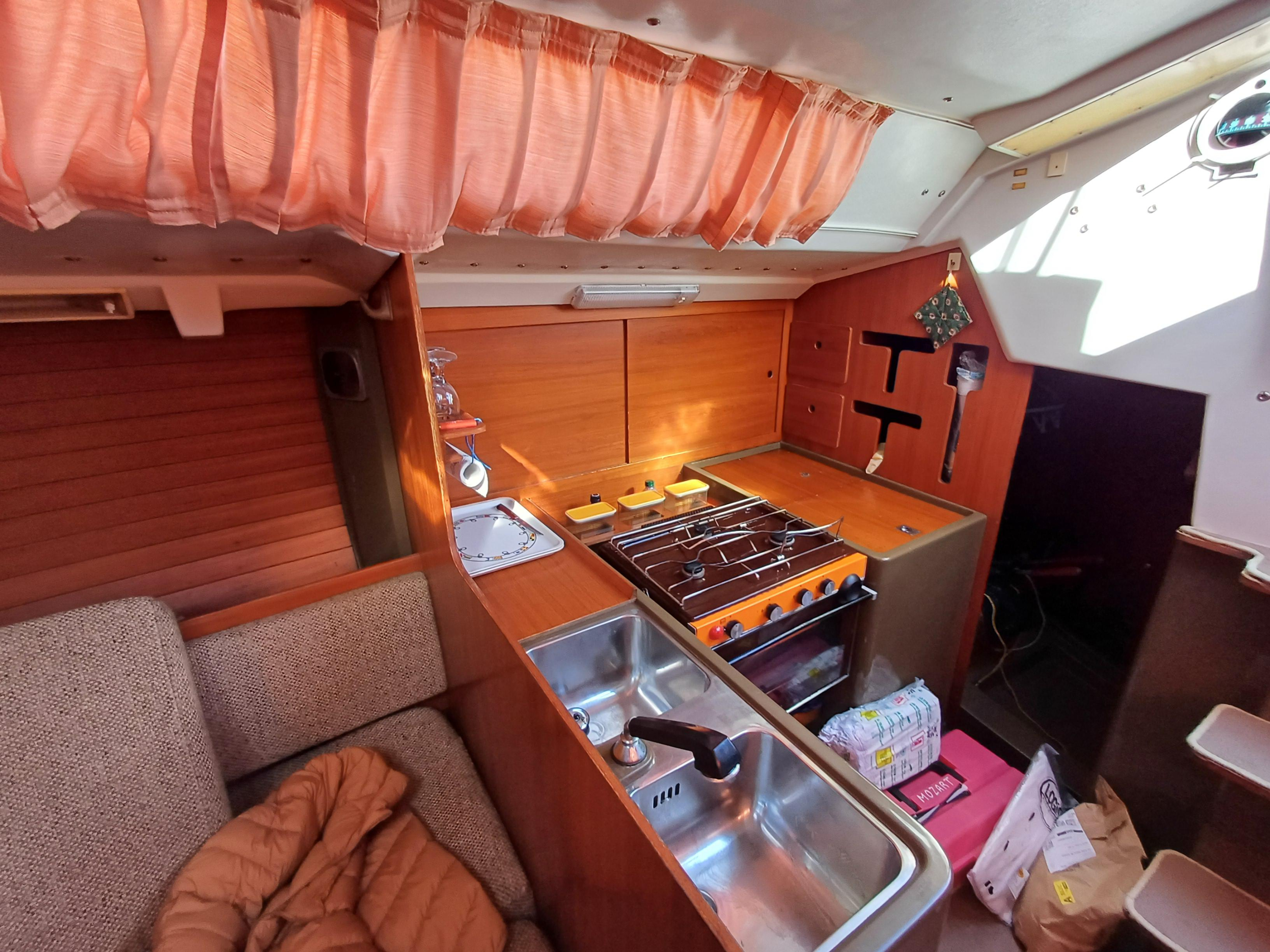 1979 Cantiere del Pardo Grand Soleil 34 for sale (photo 3)