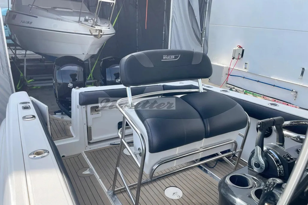 2005 Boston Whaler 240 Outrage for sale (photo 15)
