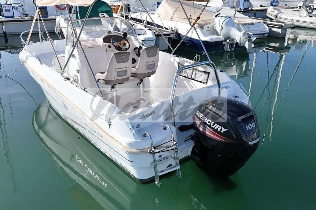 2015 Jeanneau Cap Camarat 5.5 CC Series 2 à vendre (photo 8)