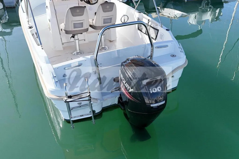 2015 Jeanneau Cap Camarat 5.5 CC Series 2 à vendre (photo 9)