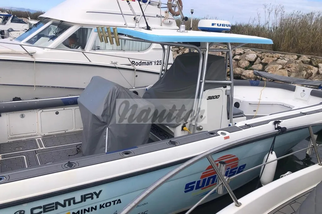 2010 Century 3200 Center Console in vendita (photo 4)