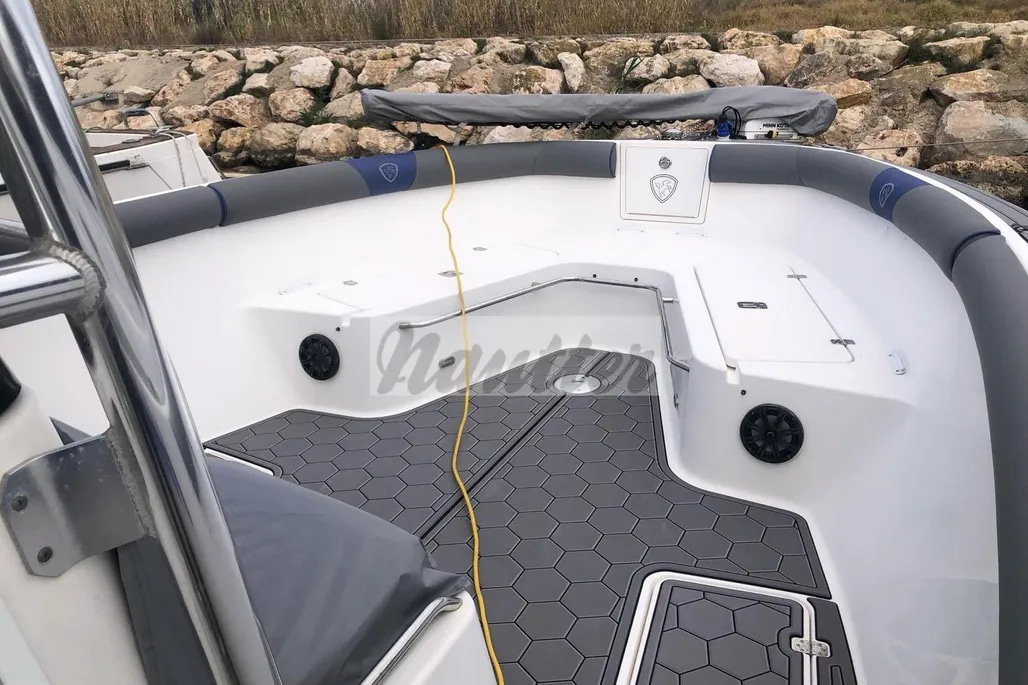 2010 Century 3200 Center Console in vendita (photo 8)